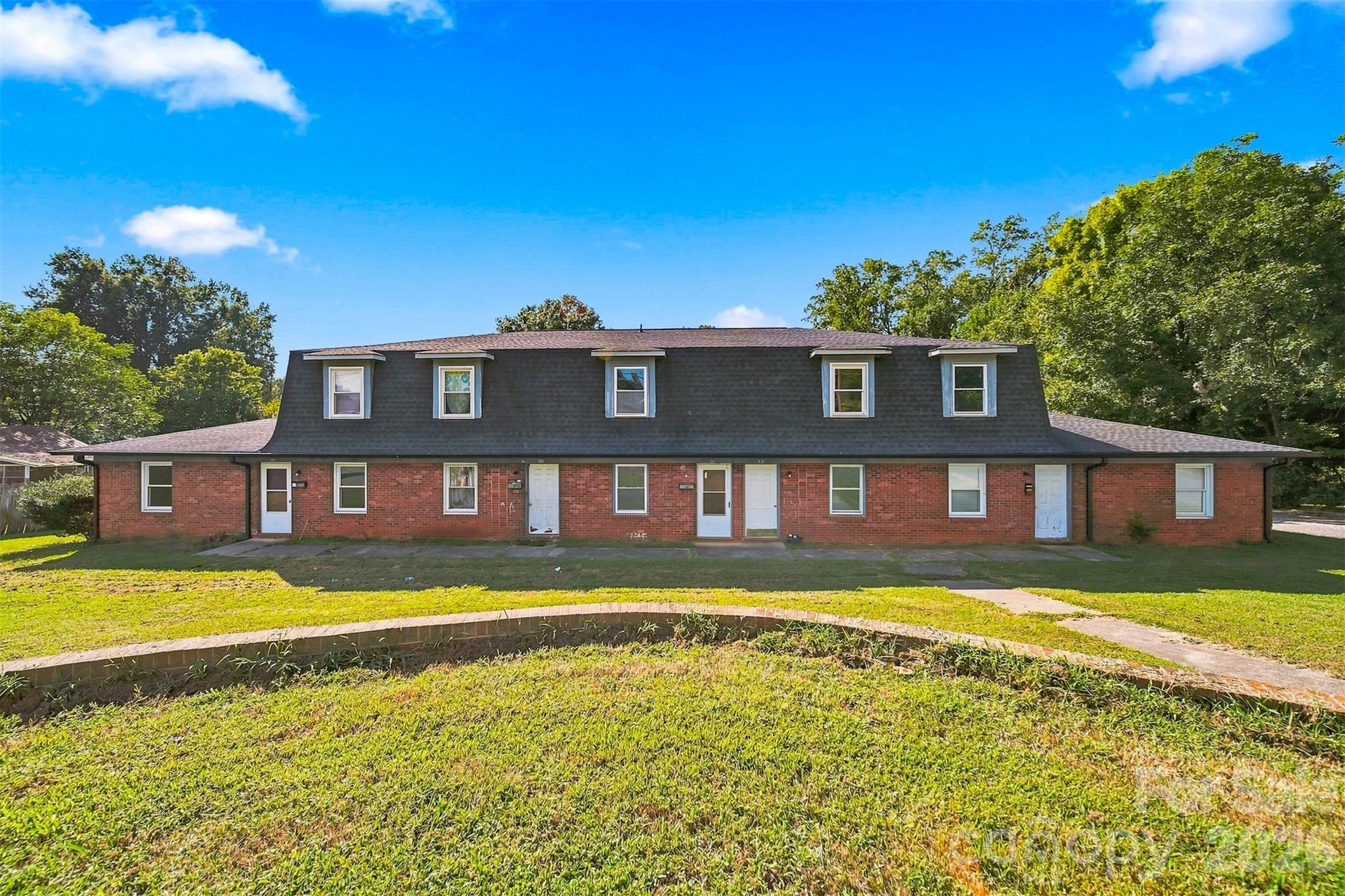 402 S Ashe Avenue, Newton, photo 3 of 8