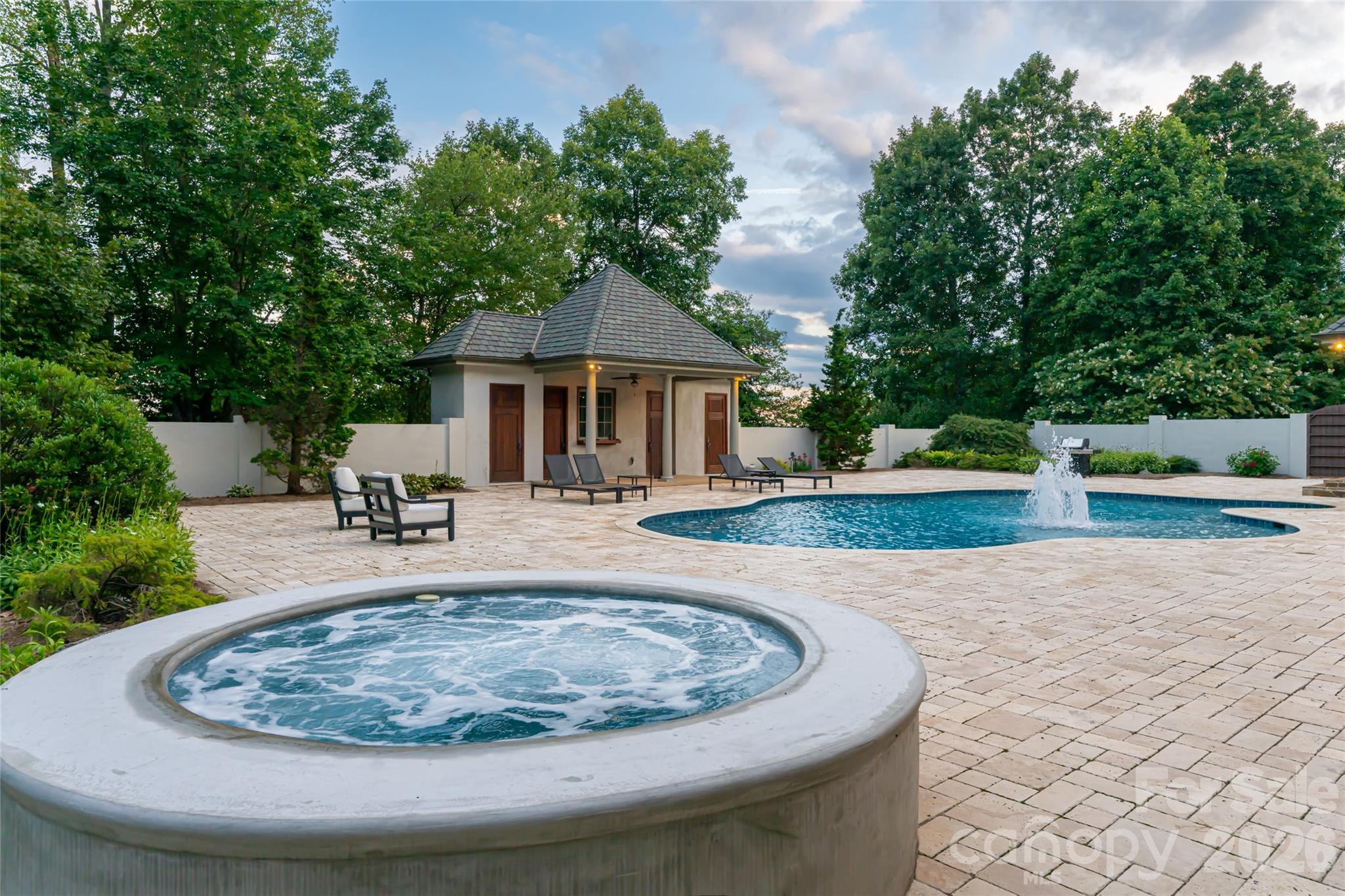 316 S Braeside Court, Asheville, photo 7 of 8