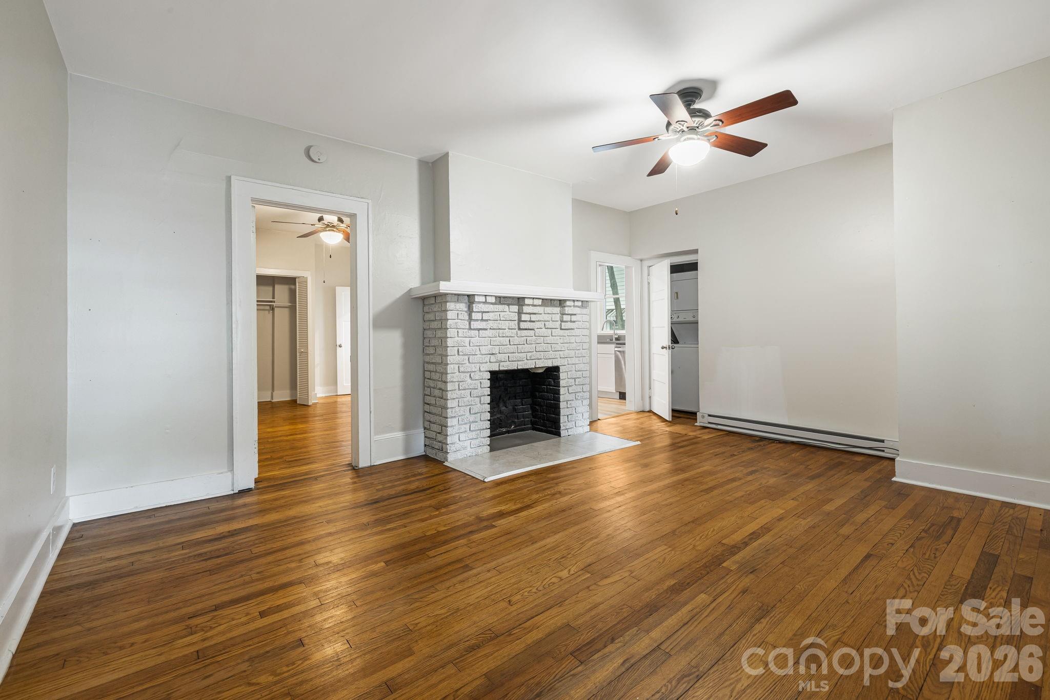 295 E Chestnut Street, Asheville, photo 5 of 8