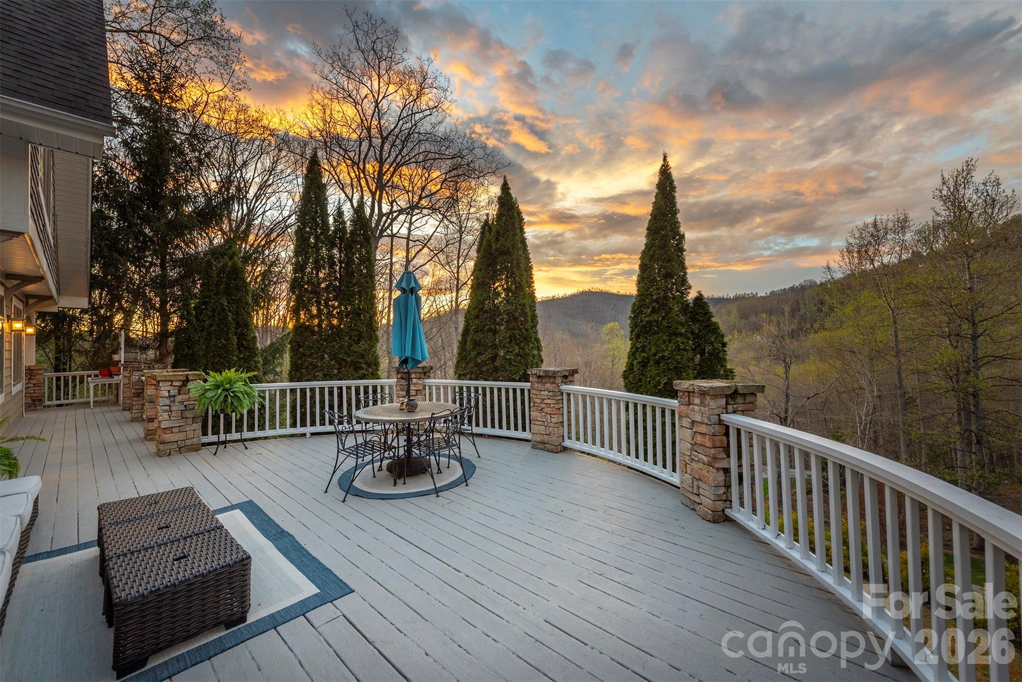 11 Hearthstone Drive, Asheville, photo 3 of 8