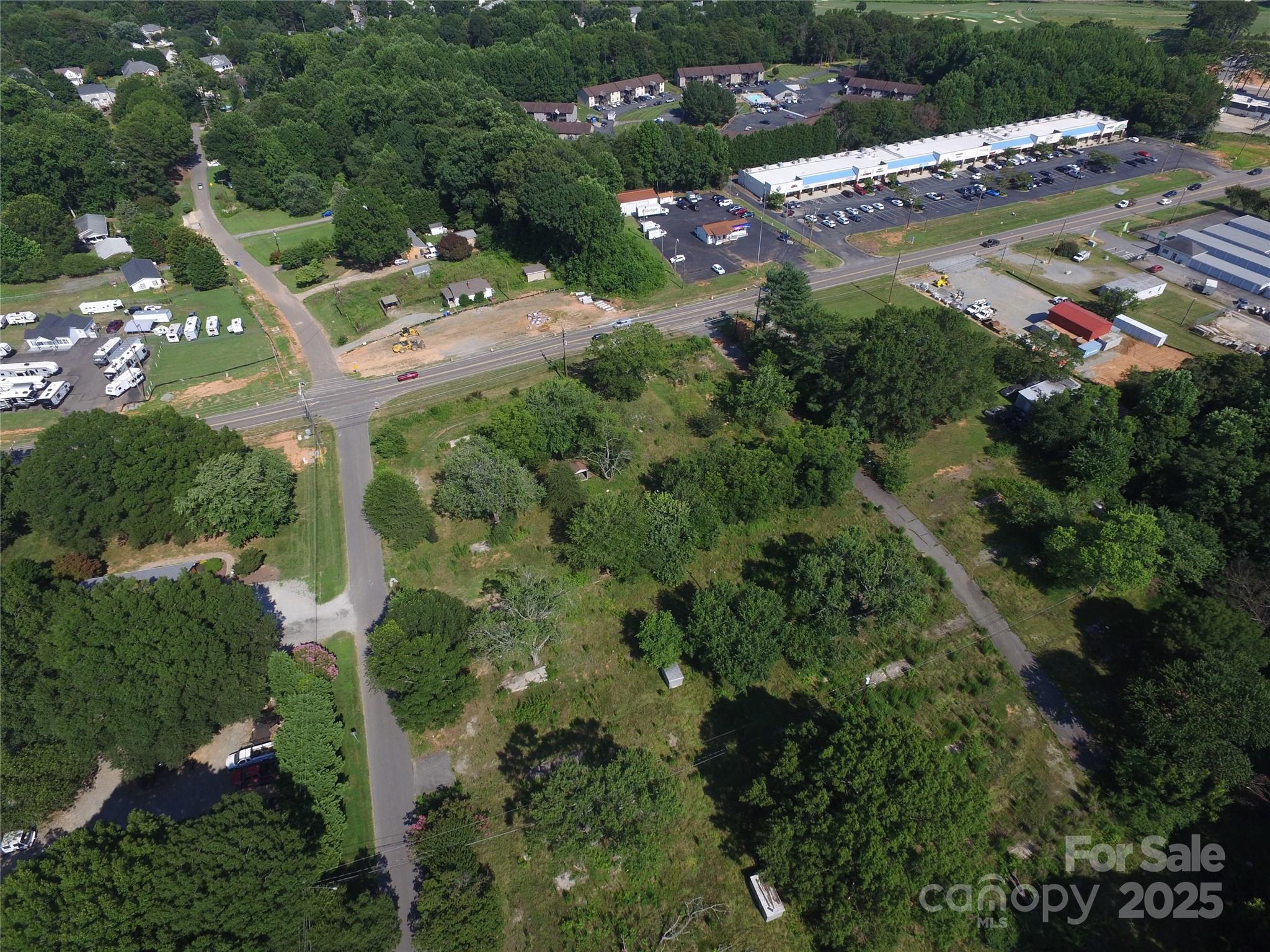 110 Perrien Park Loop, Mooresville, photo 2 of 8