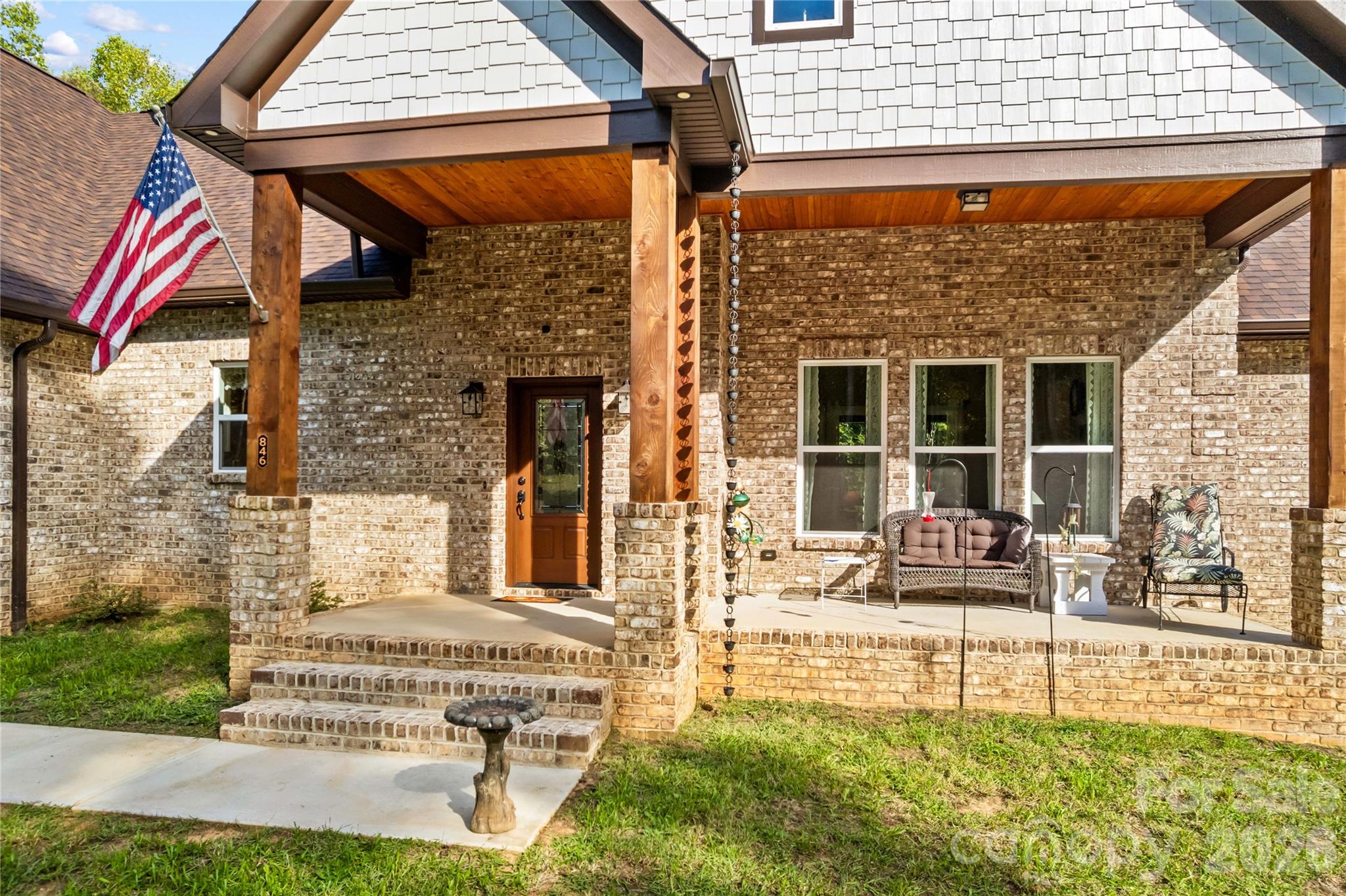 846 Barry Oak Road, Cleveland, photo 3 of 8