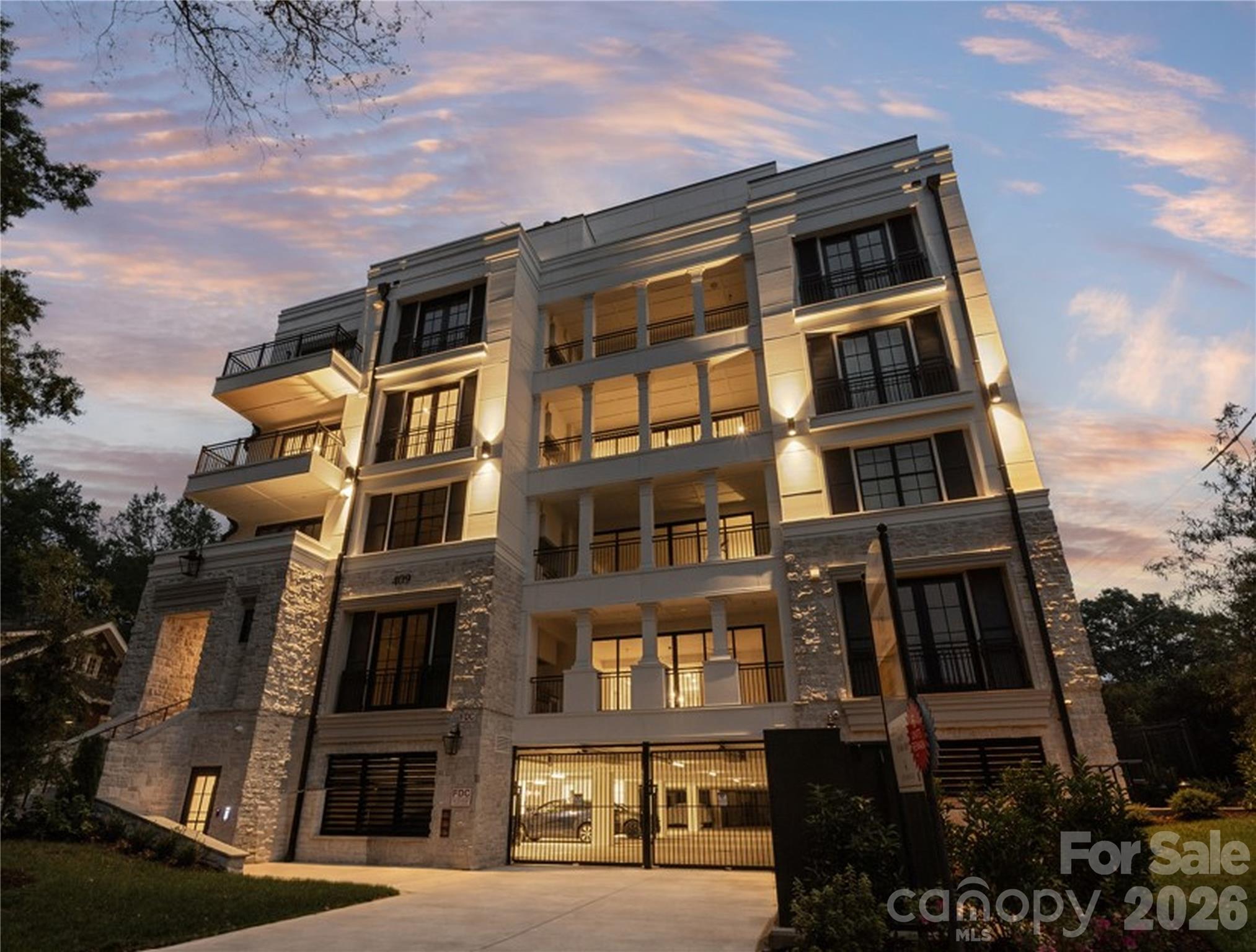 409 Queens Road #503, Charlotte, photo 1 of 8