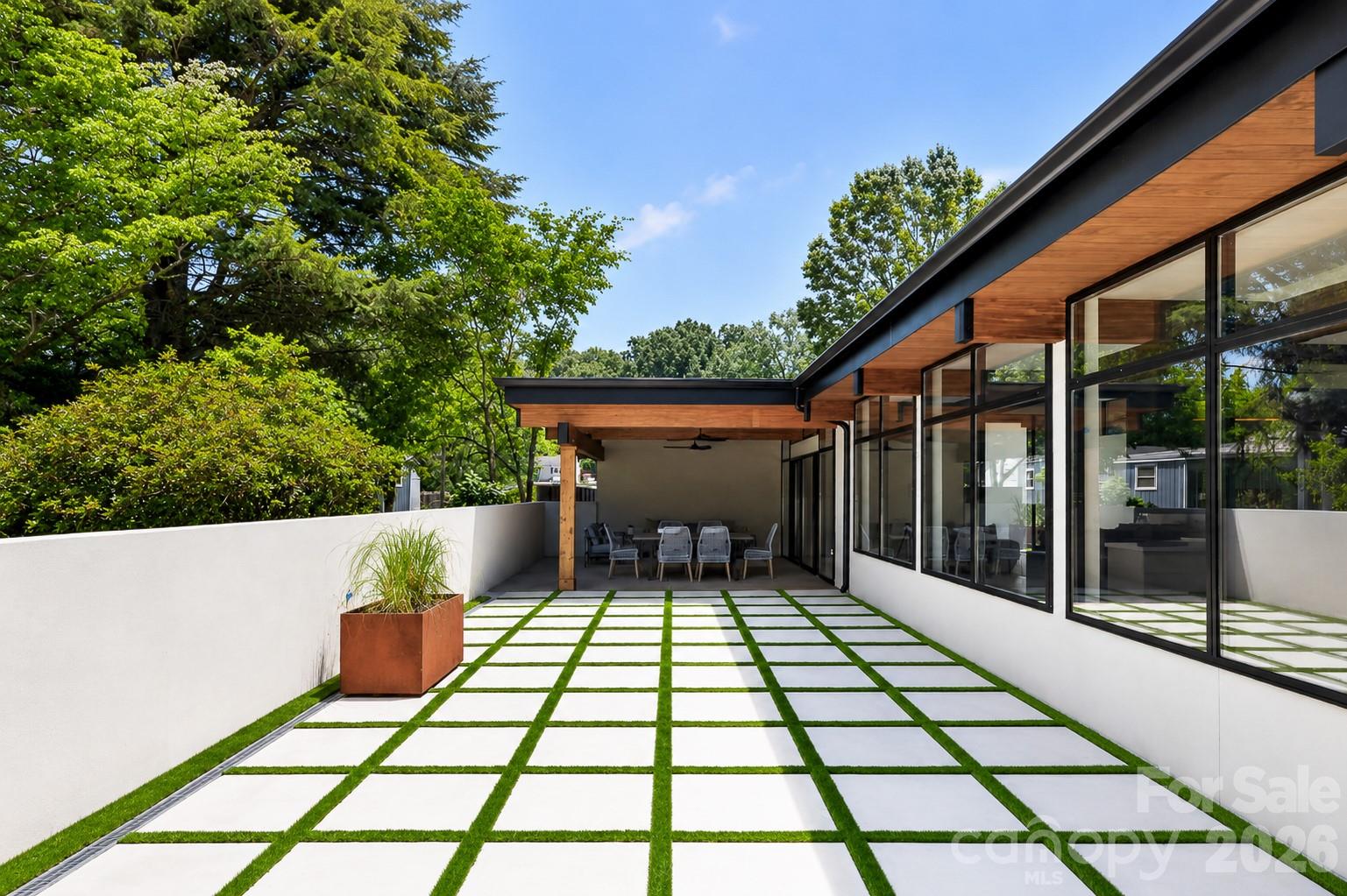 704 Charles Avenue, Charlotte, photo 5 of 8