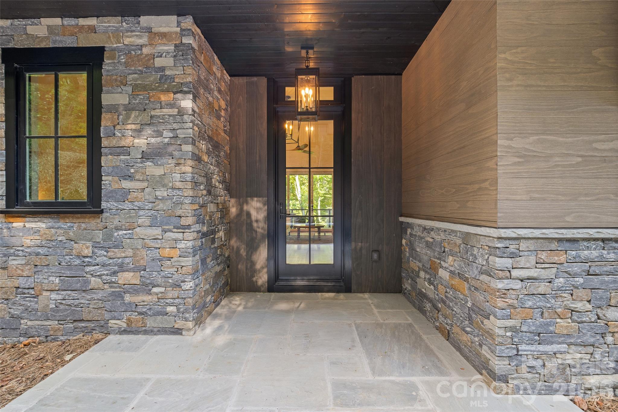 505 Barrington Drive, Asheville, photo 3 of 8