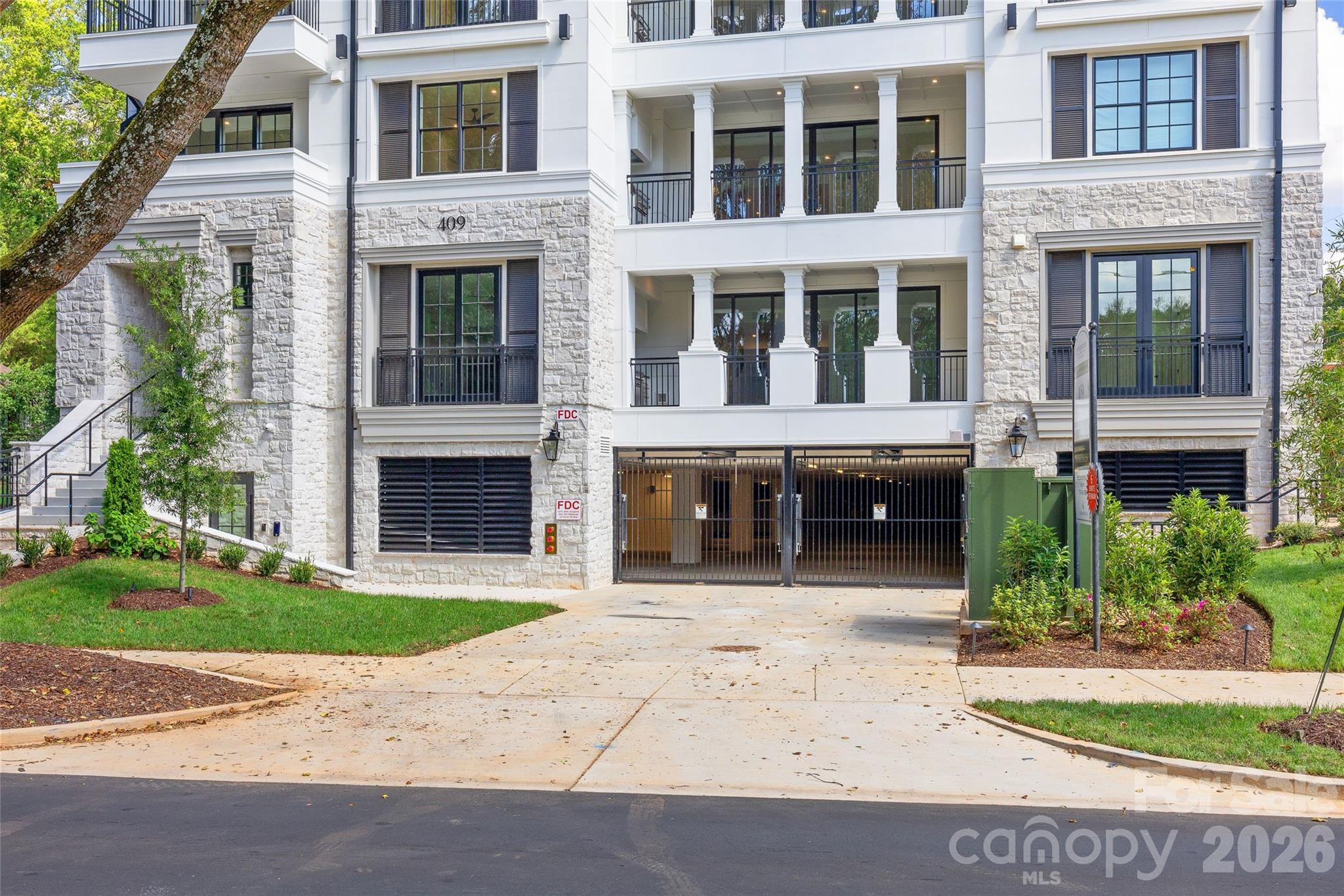 409 Queens Road #501, Charlotte, photo 2 of 8