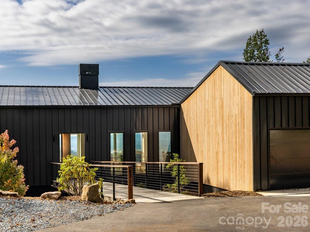 631 Elk Mountain Scenic Highway, Asheville, photo 4 of 8