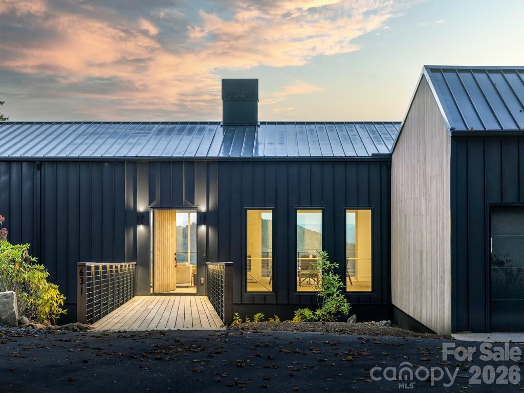 631 Elk Mountain Scenic Highway, Asheville, photo 3 of 8