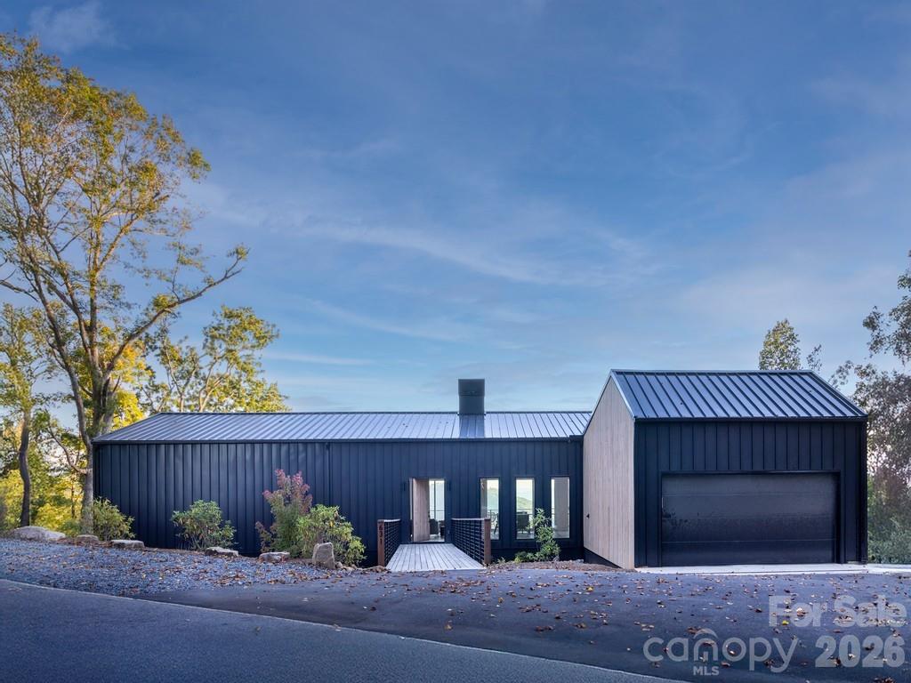 631 Elk Mountain Scenic Highway, Asheville, photo 2 of 8