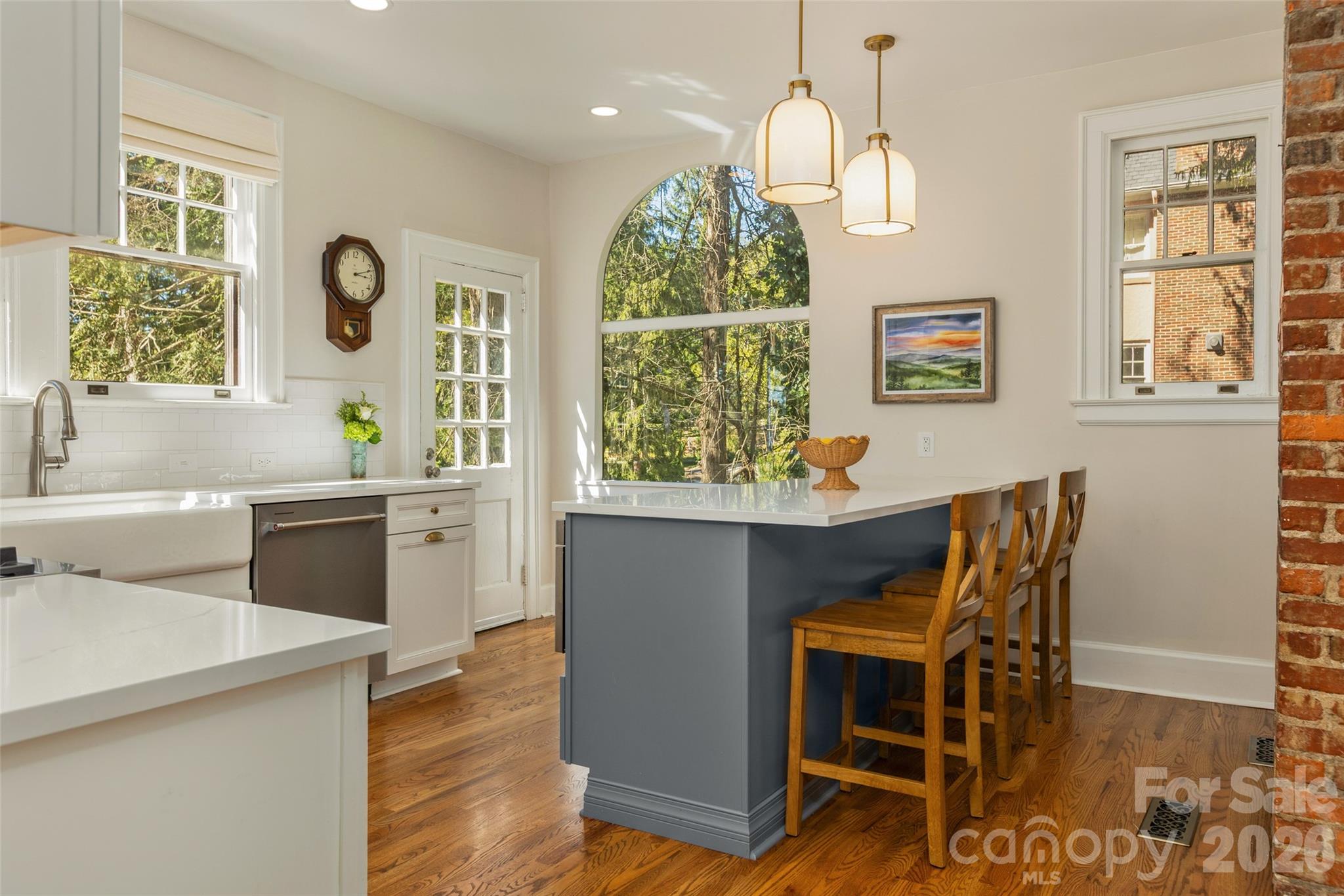 200 Kimberly Avenue, Asheville, photo 7 of 8
