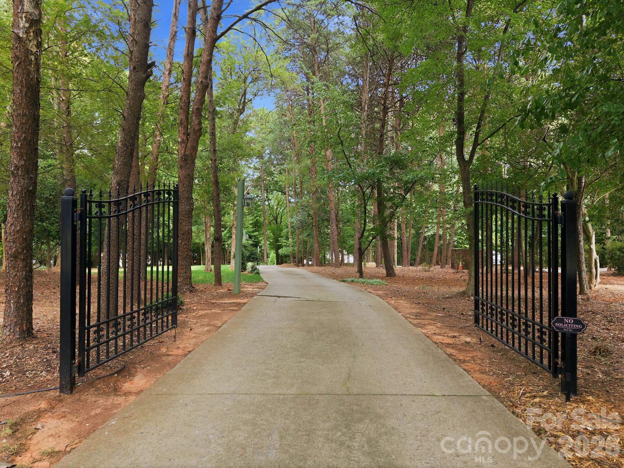 20334 Bethelwood Lane, Cornelius, photo 3 of 8