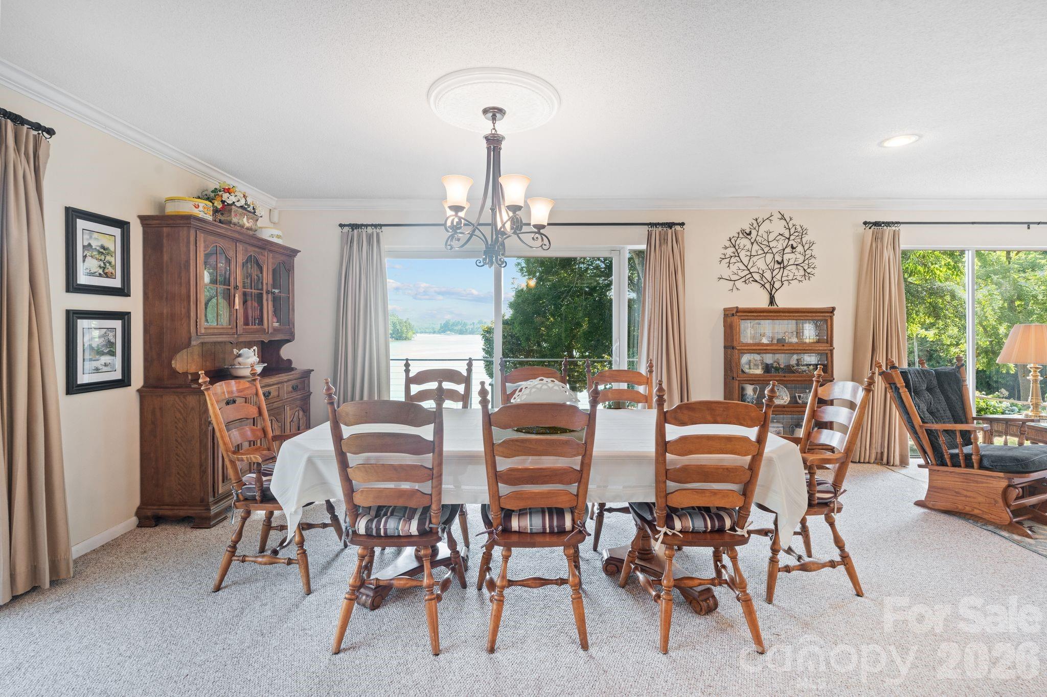 6296 Southlake Drive, Hickory, photo 7 of 8