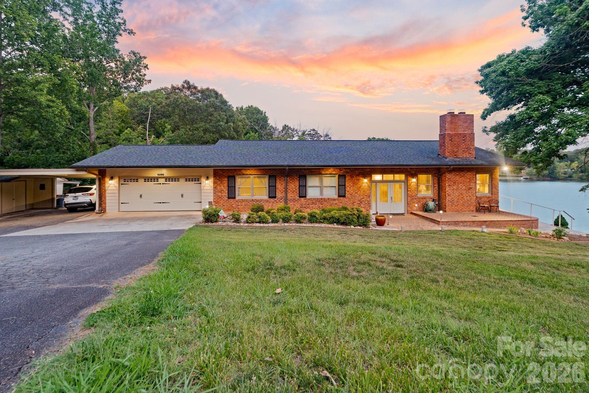 6296 Southlake Drive, Hickory, photo 1 of 8