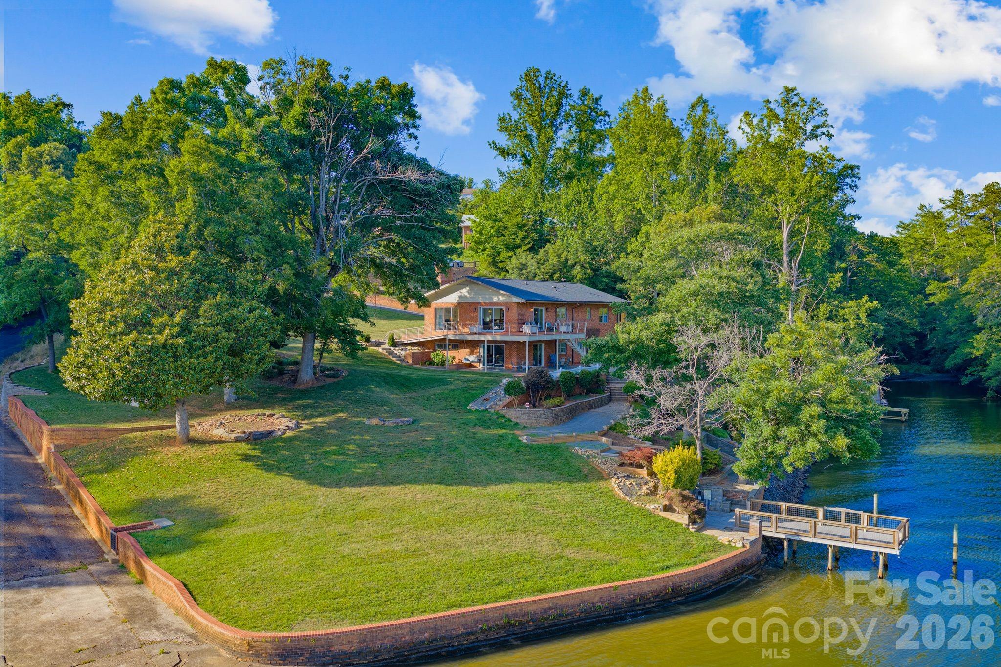 6296 Southlake Drive, Hickory, photo 5 of 8