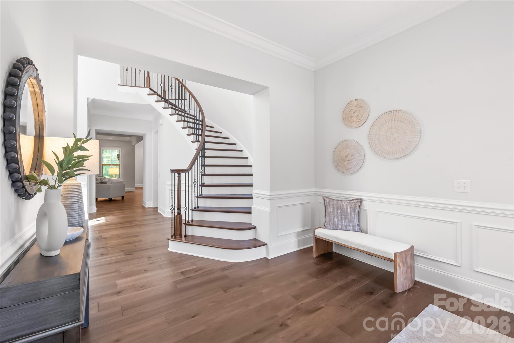 5624 Five Knolls Drive, Charlotte, photo 2 of 8