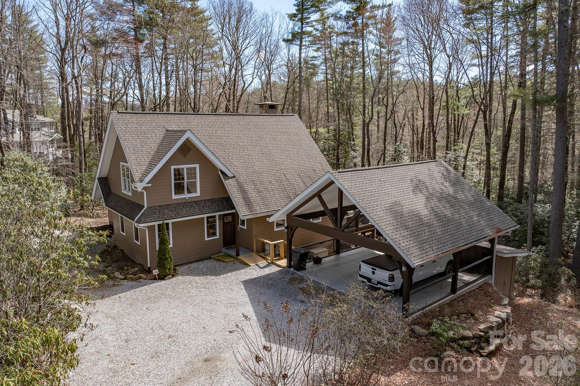 1580 Fairway Drive, Lake Toxaway, photo 2 of 8