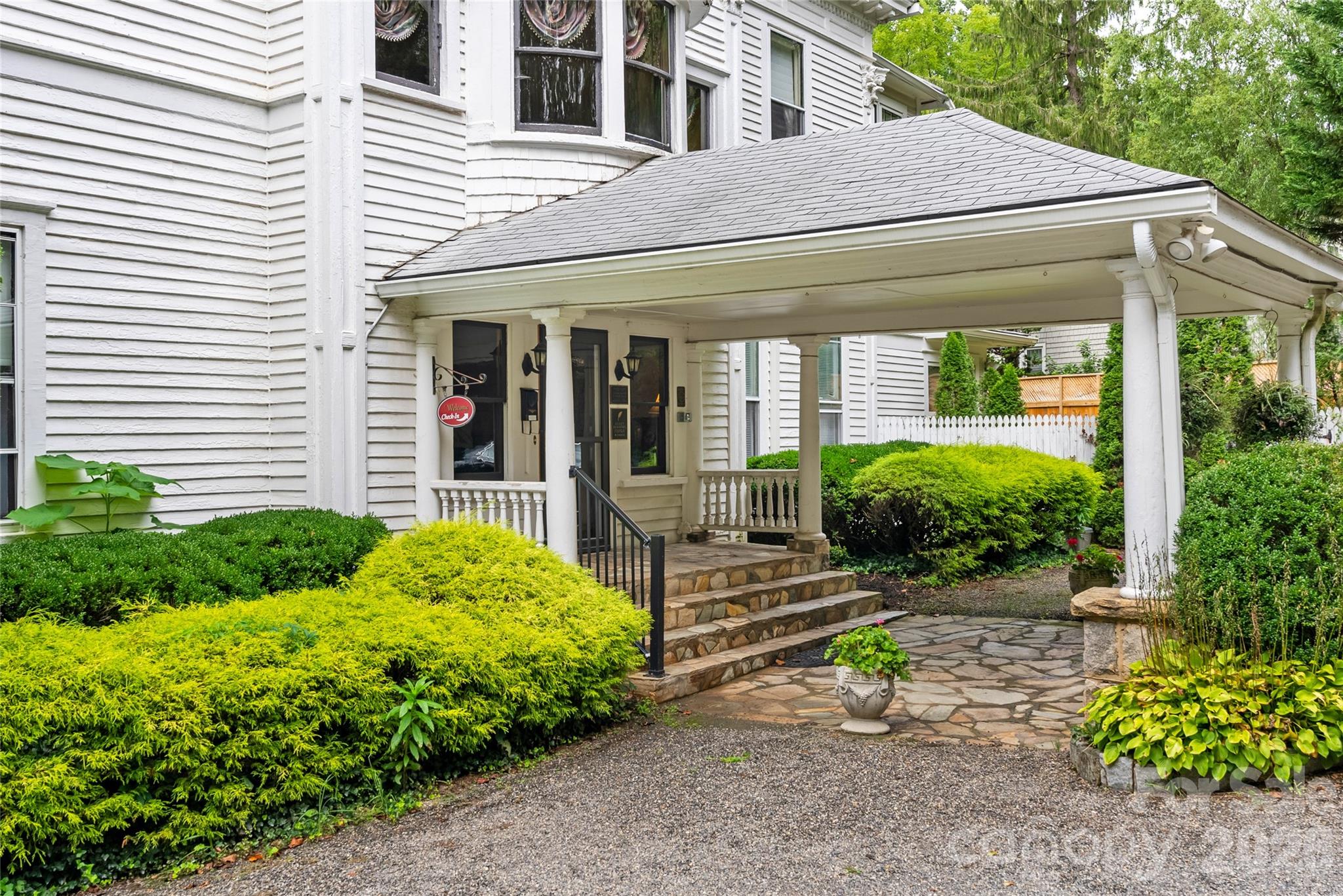 86 Edgemont Road, Asheville, photo 7 of 8