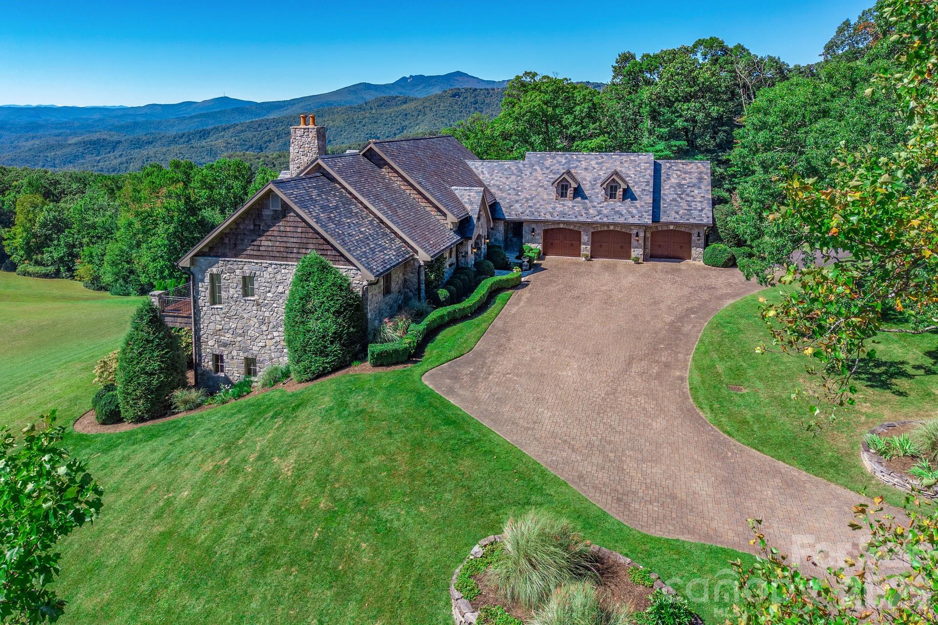 733 Dogwood Lane, Blowing Rock, photo 1 of 8