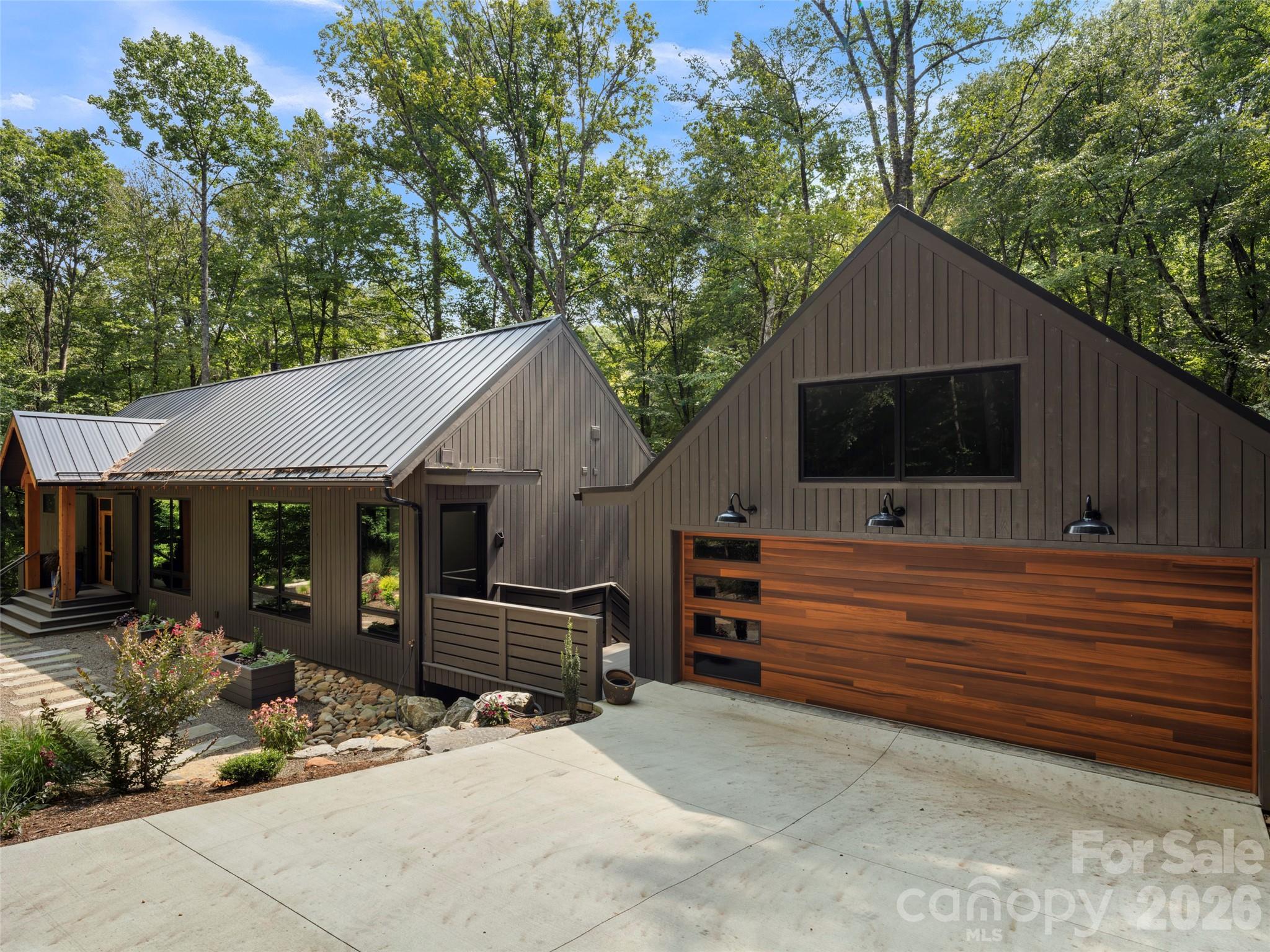 80 Hemlock Circle, Black Mountain, photo 1 of 8