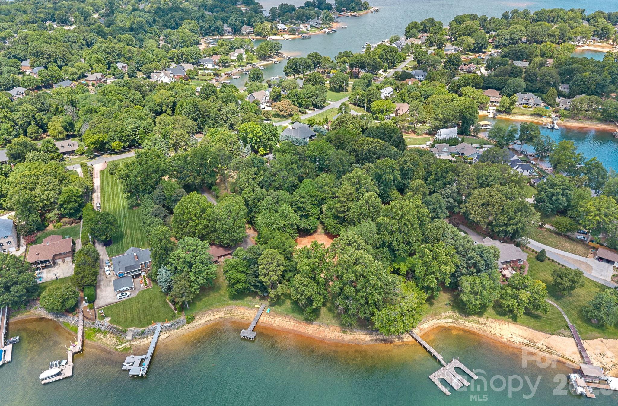 21024 Norman Shores Drive, Cornelius, photo 3 of 8