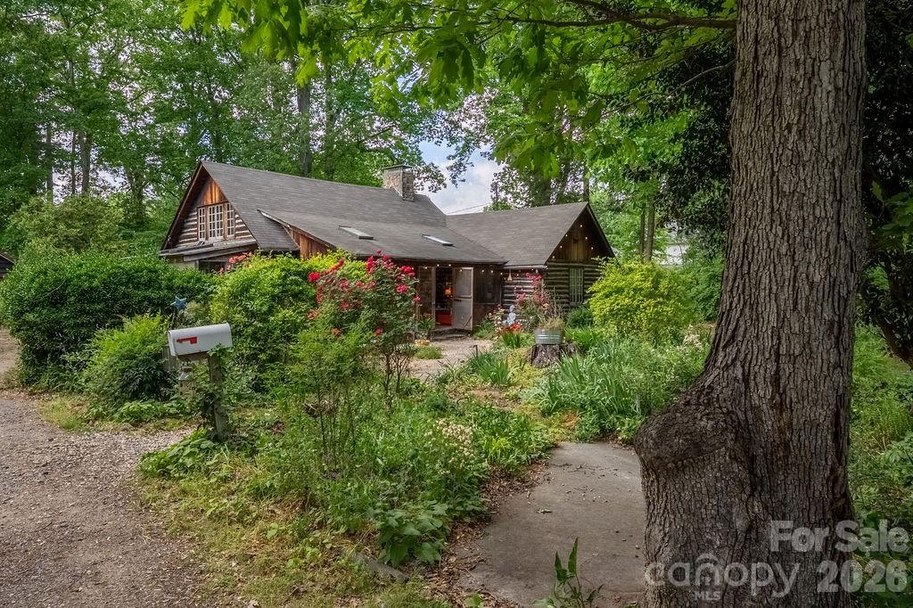 2107 Mandarin Boulevard, Charlotte, photo 1 of 8