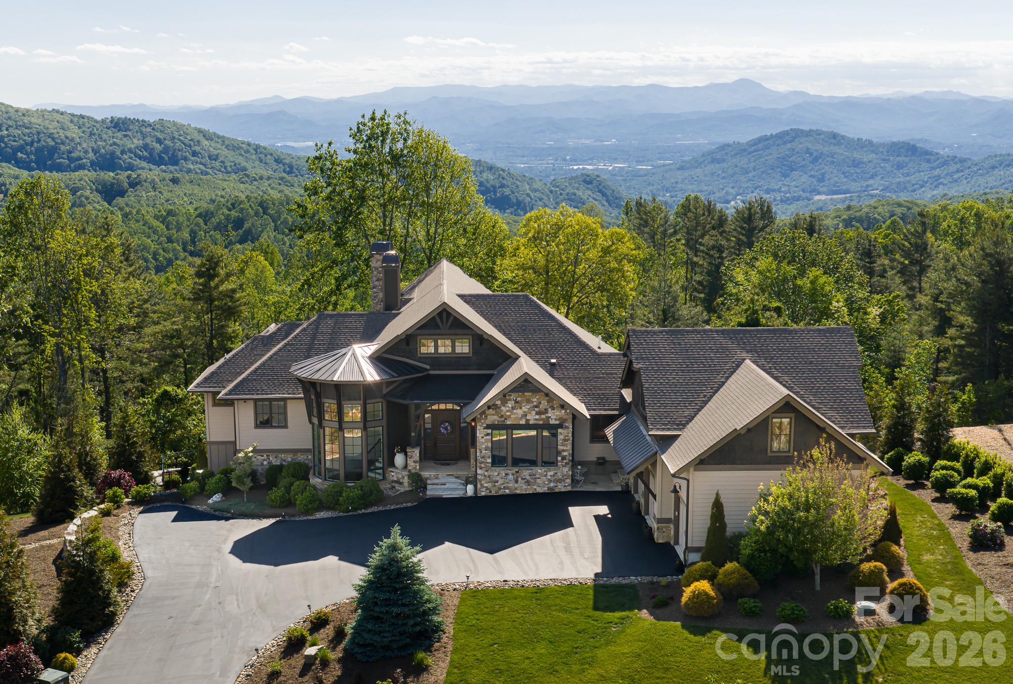 31 Bear Tree Court, Hendersonville, photo 1 of 8