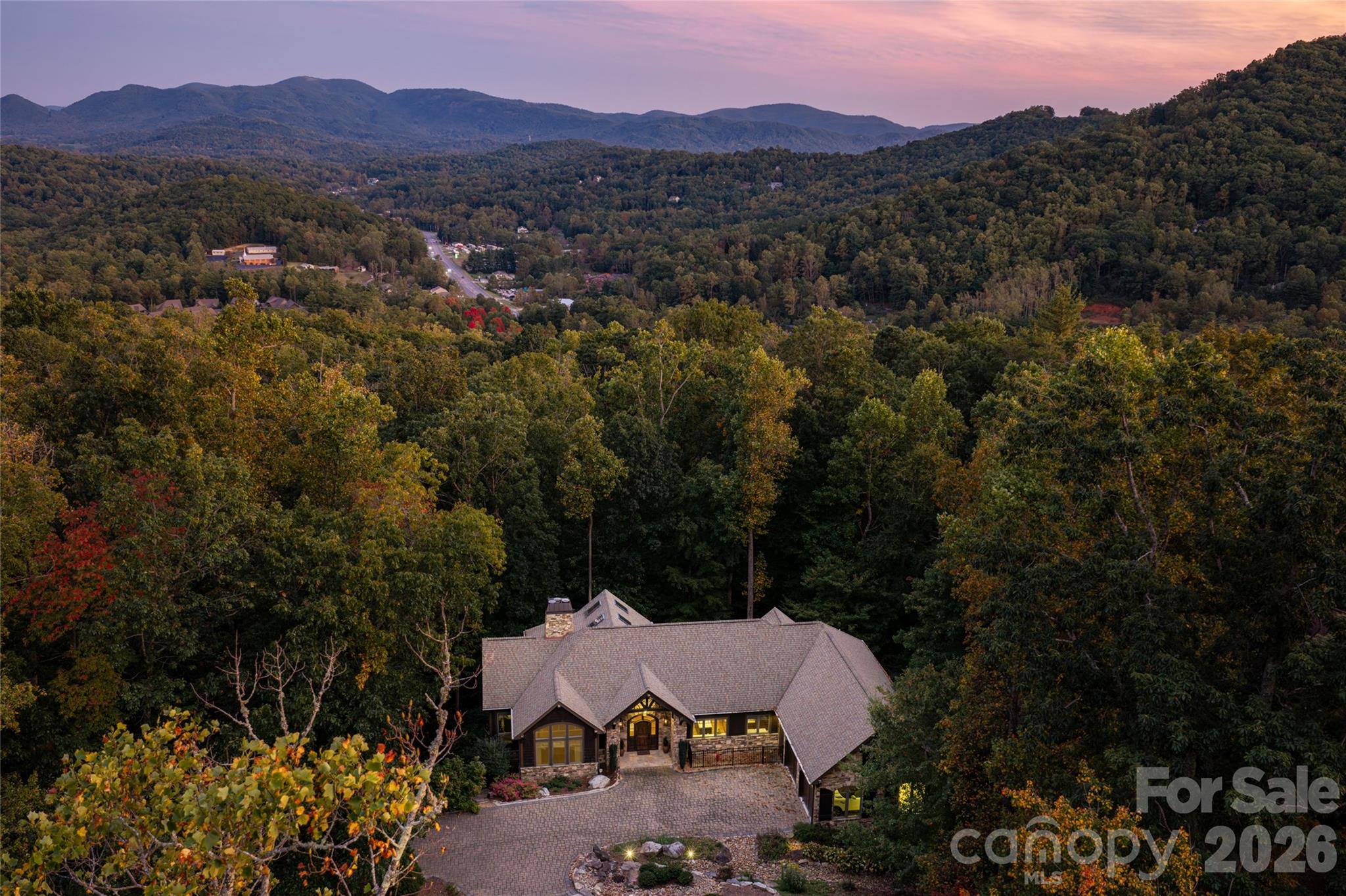 2 Cherokee Orchard Court, Fairview, photo 3 of 8