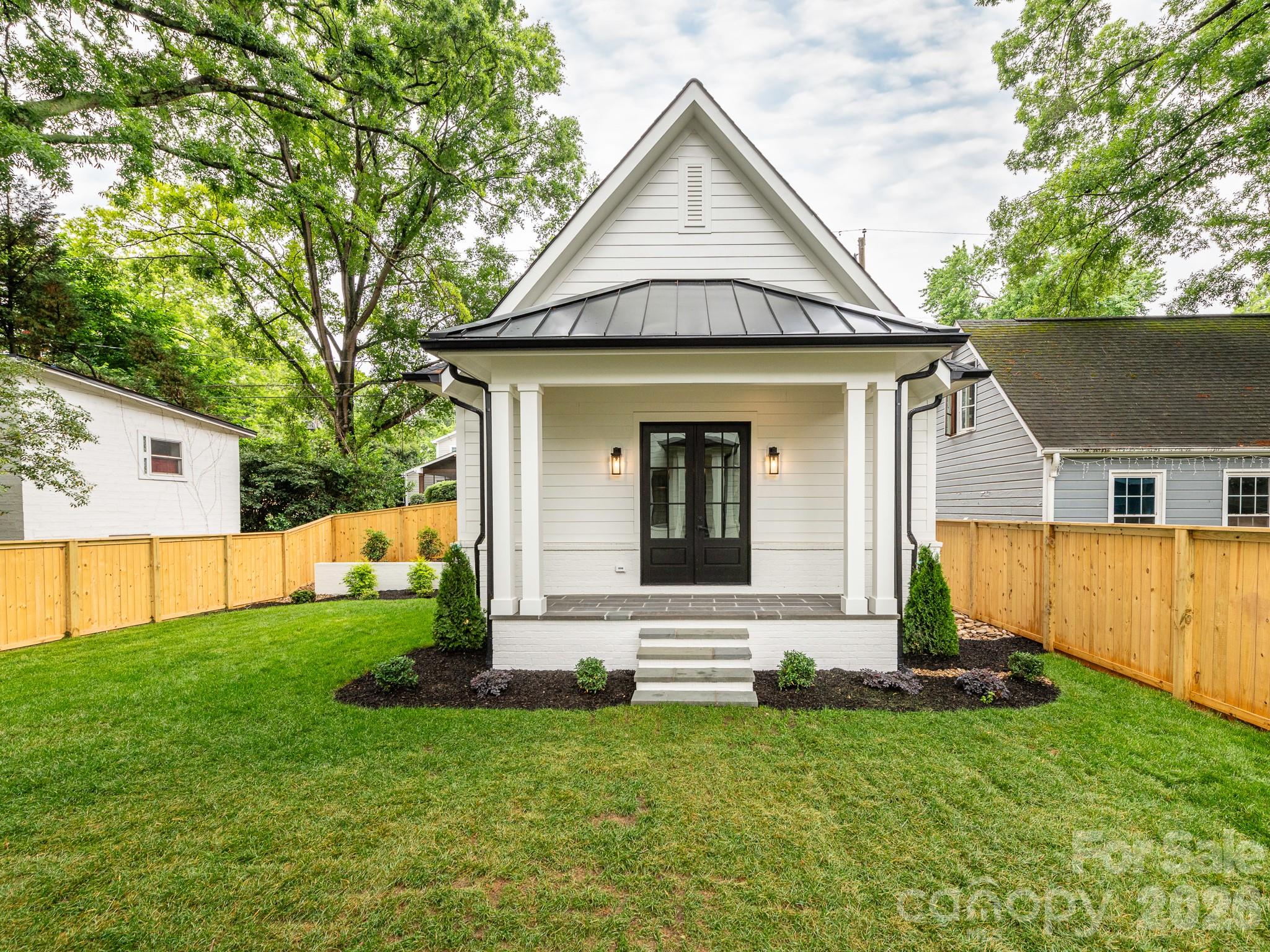 2510 Chesterfield Avenue, Charlotte, photo 6 of 8