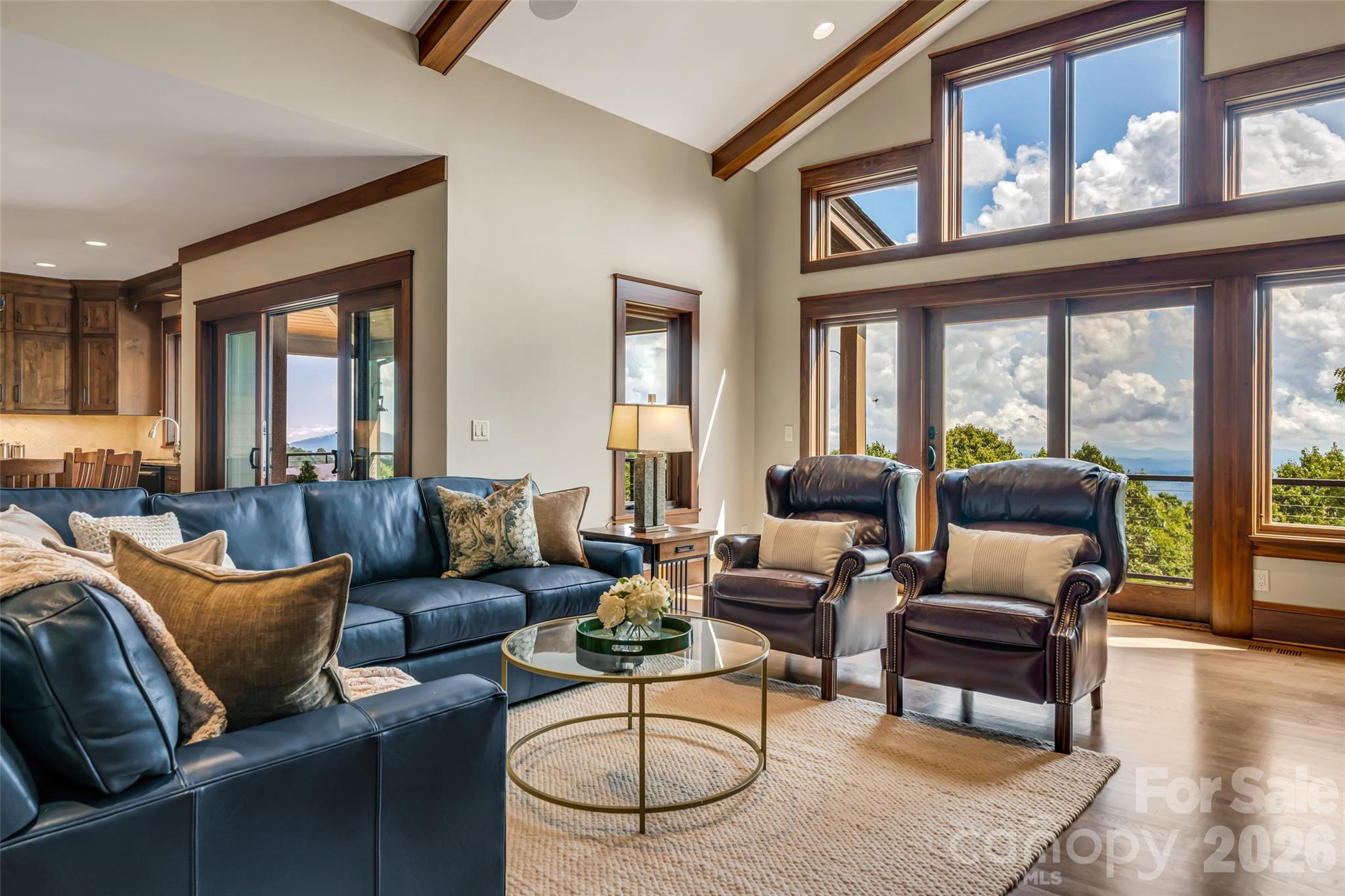 320 Summerset Drive, Hendersonville, photo 5 of 8