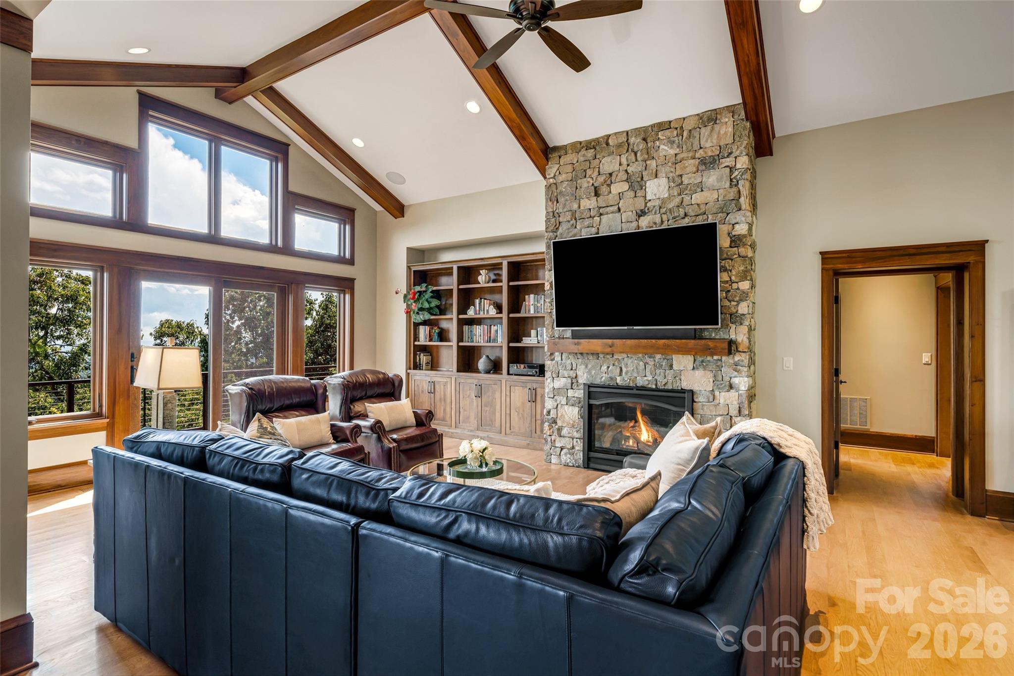 320 Summerset Drive, Hendersonville, photo 8 of 8