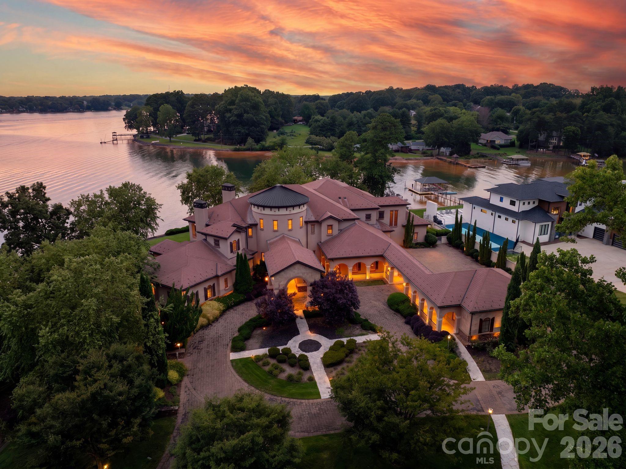 139 Hollen Lane, Mooresville, photo 1 of 8