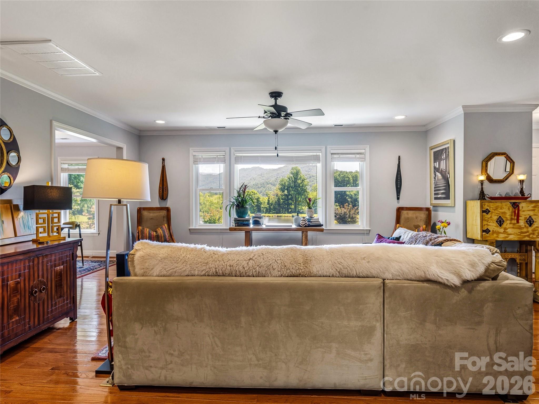 13 Ashley Road, Asheville, photo 5 of 8