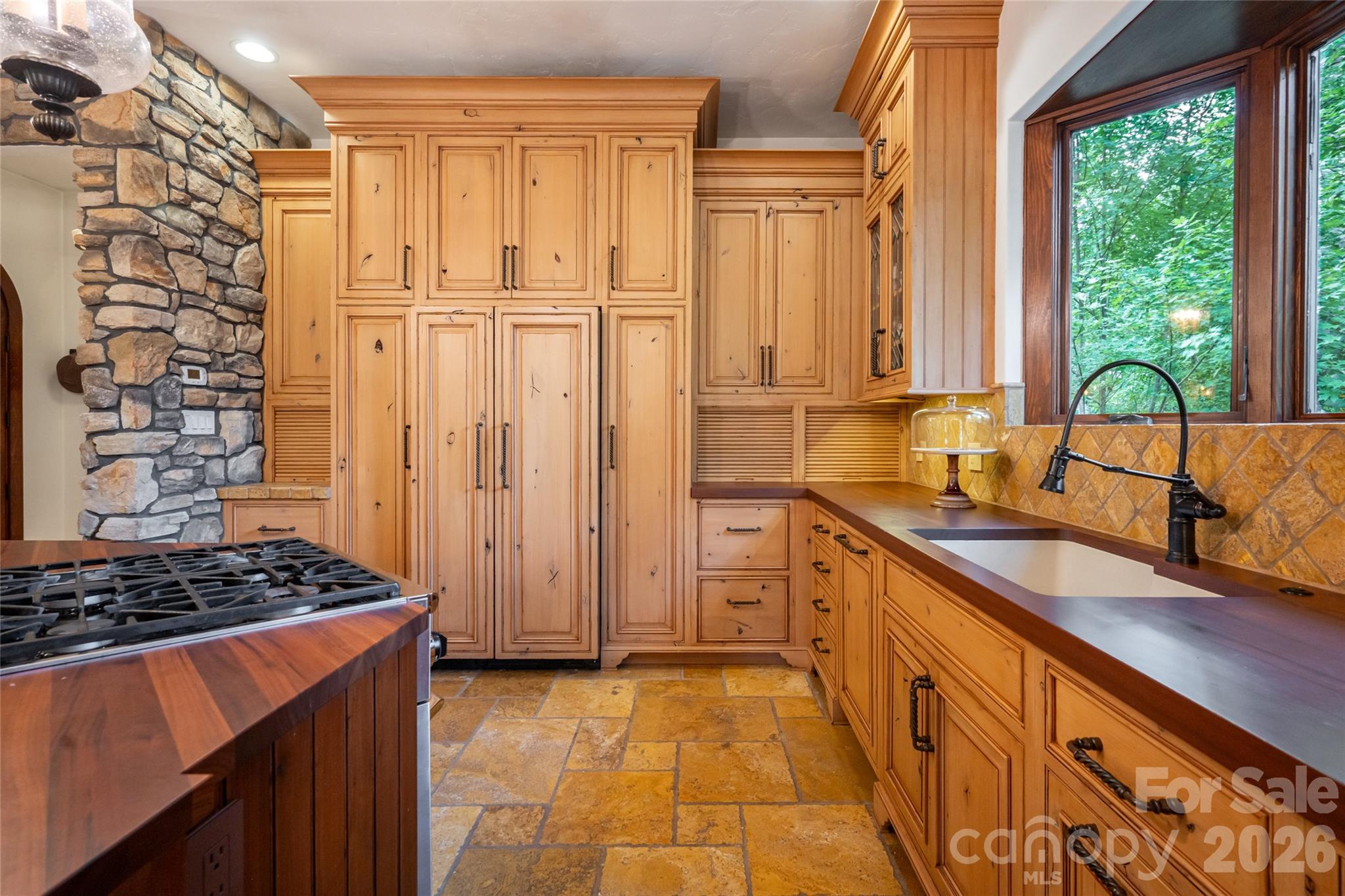18 Woodlink Road, Asheville, photo 4 of 8