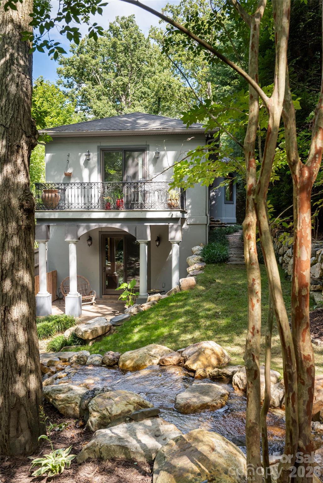 18 Woodlink Road, Asheville, photo 1 of 8