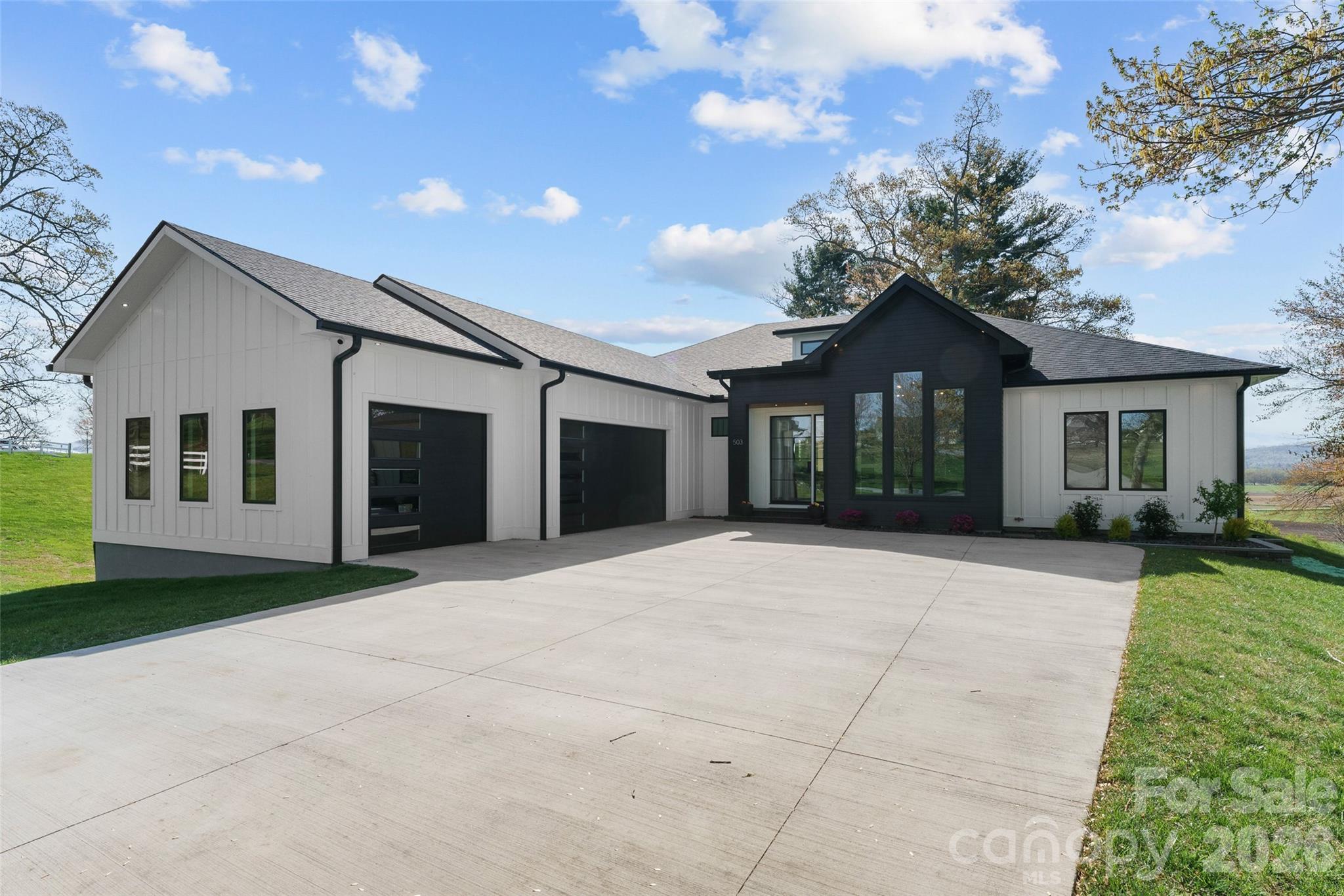 503 Nesbitt Drive, Mills River, photo 2 of 8