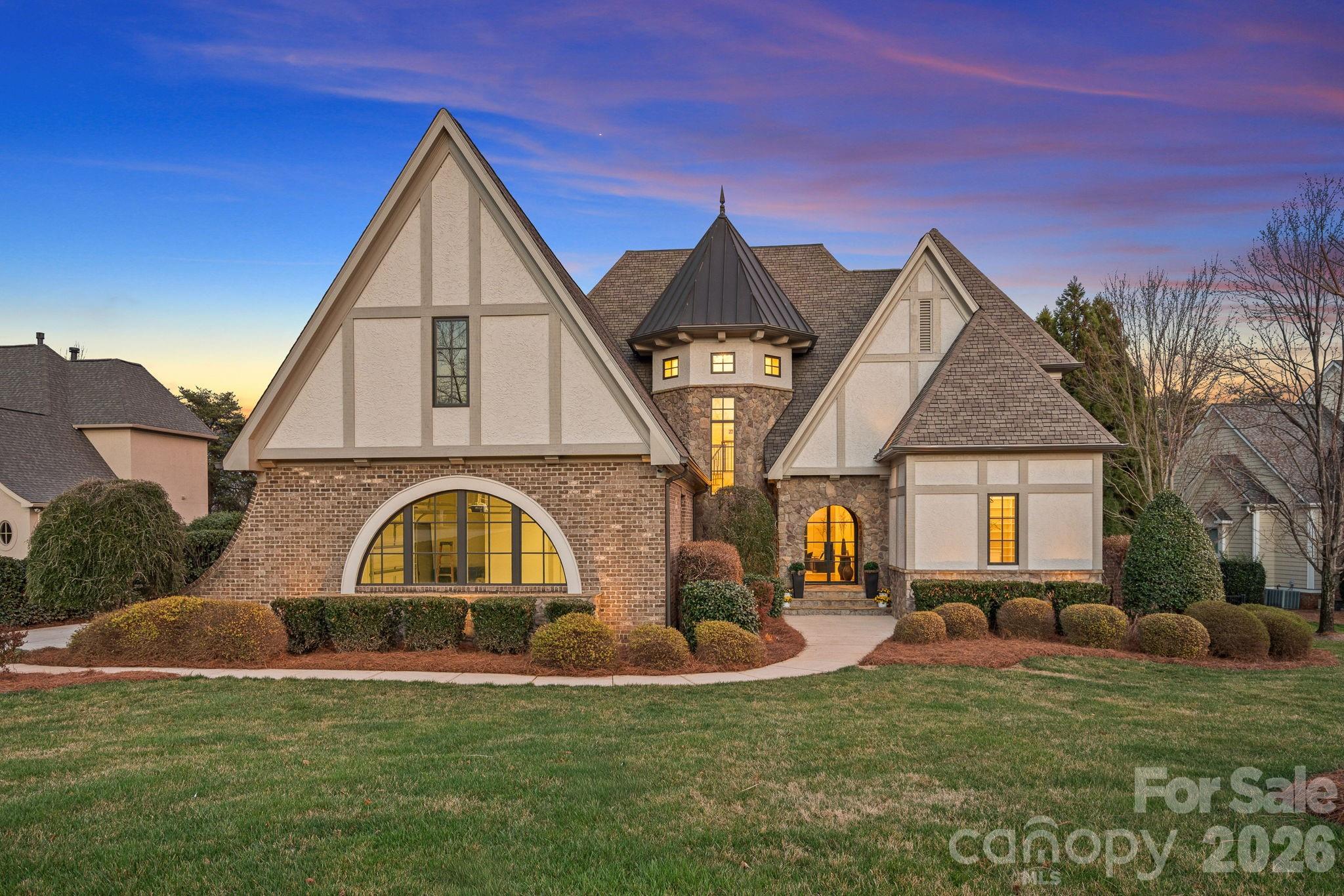101 S Longfellow Lane, Mooresville, photo 1 of 8