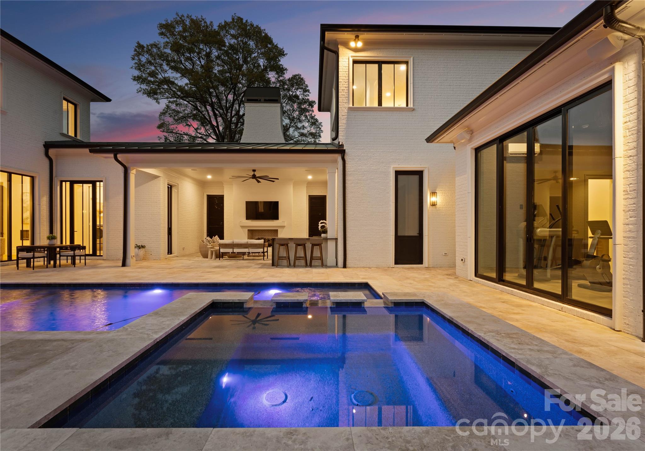 2208 Overhill Road, Charlotte, photo 2 of 8