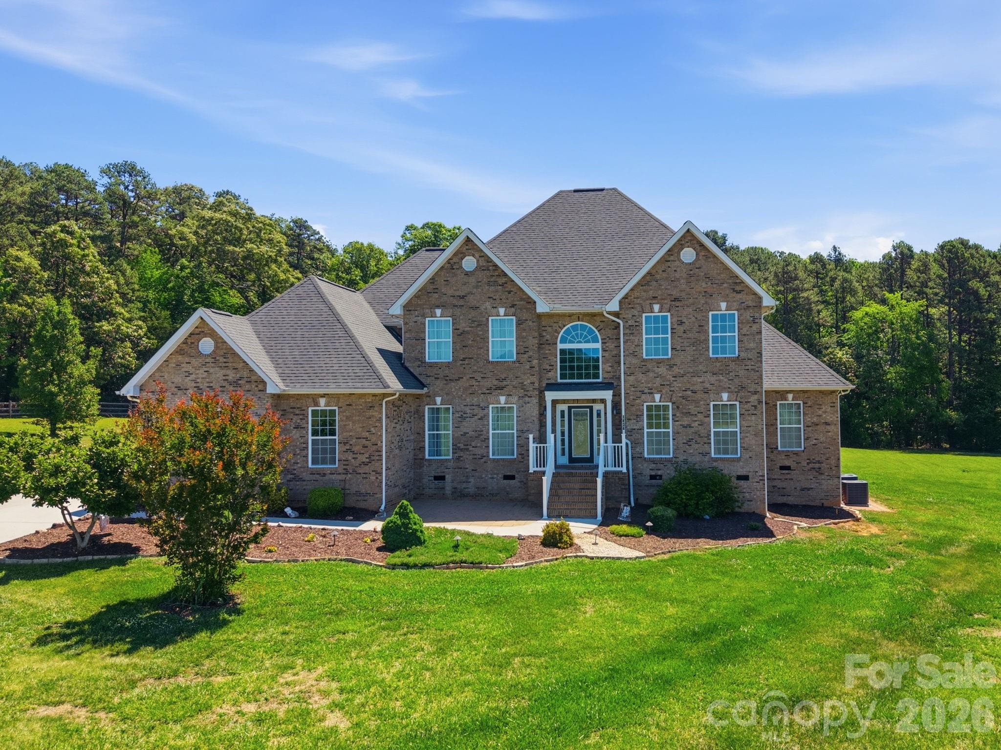 1434 Steeplechase Drive, Mount Pleasant, photo 1 of 8