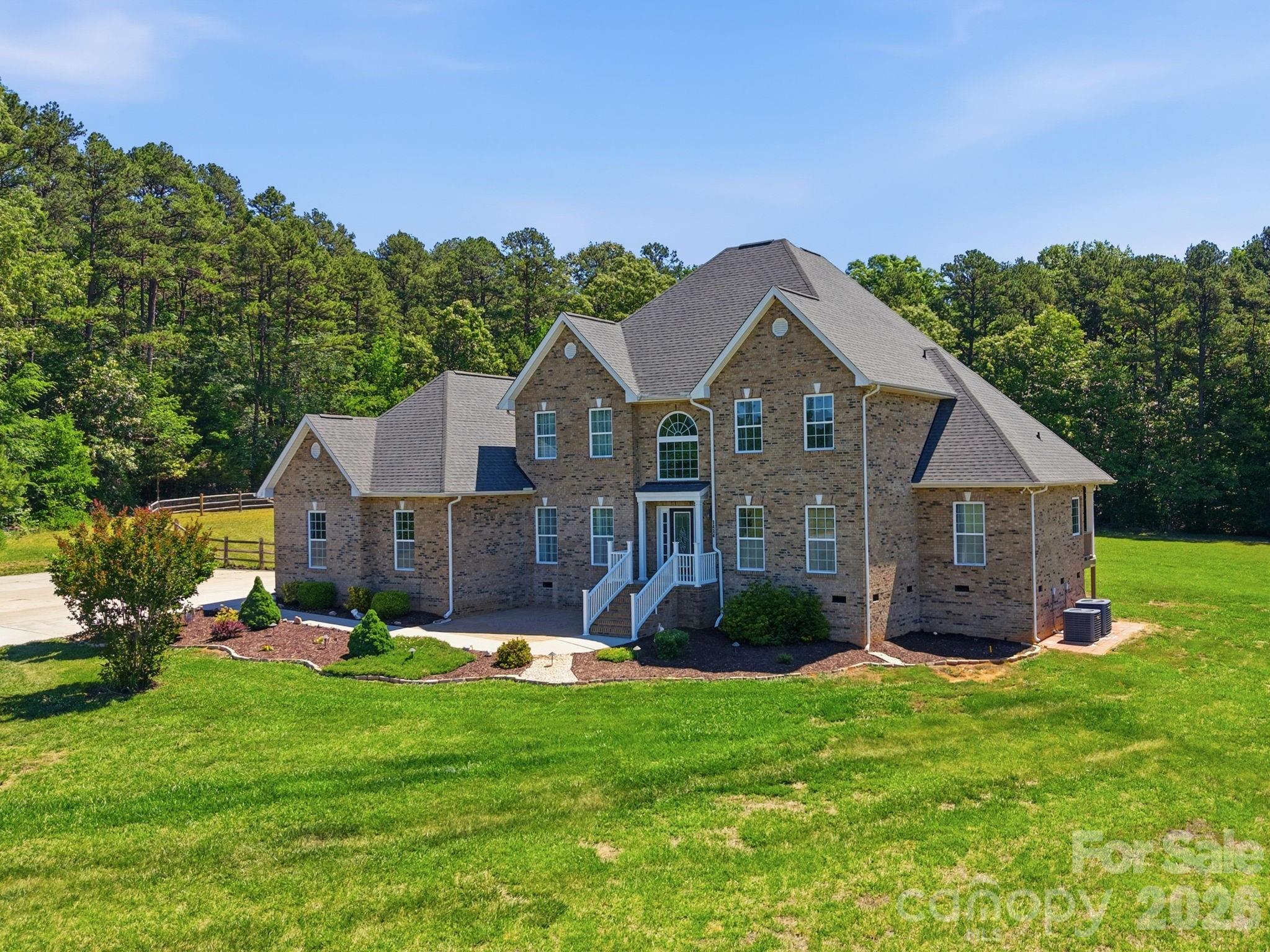 1434 Steeplechase Drive, Mount Pleasant, photo 4 of 8