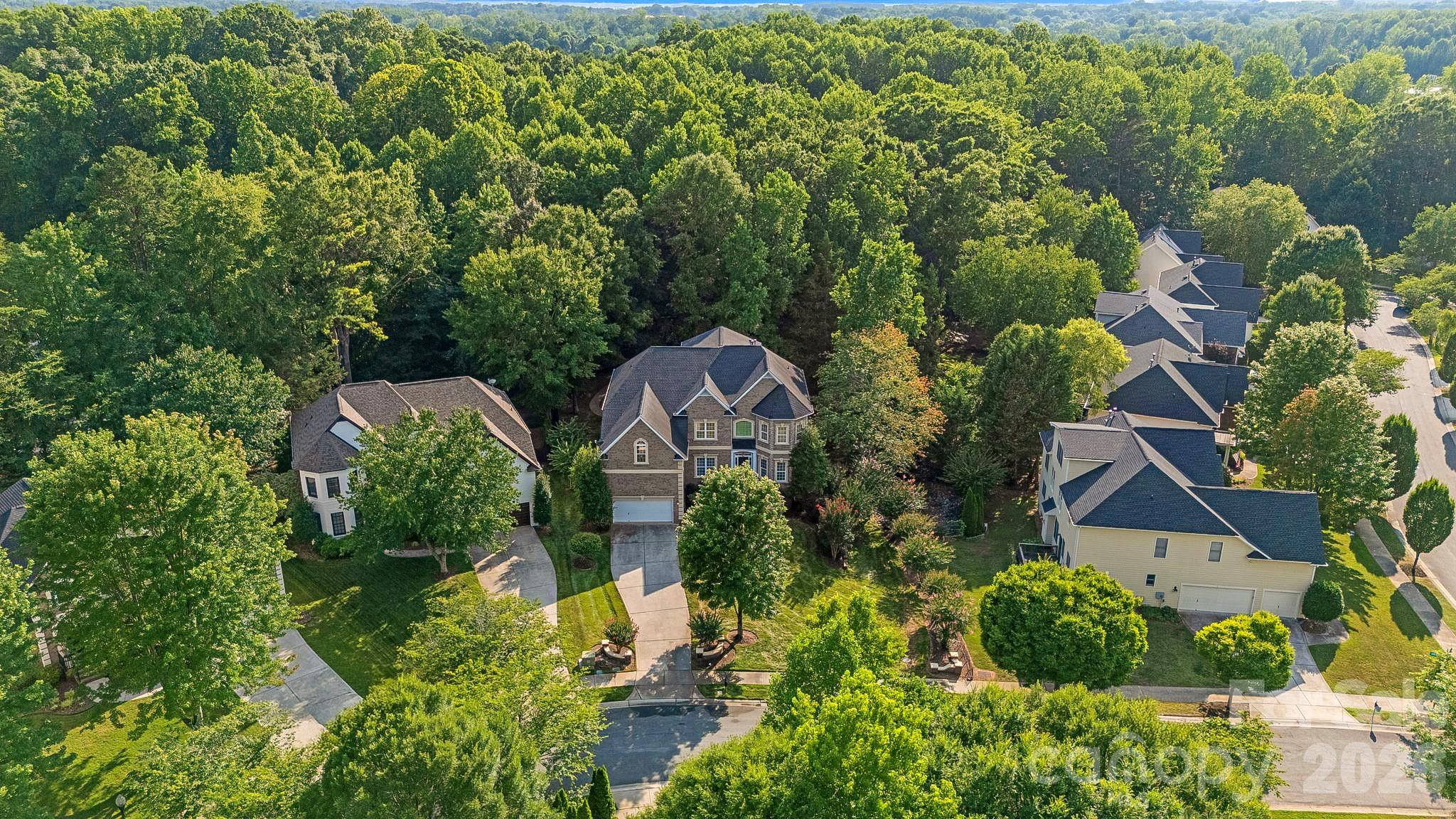 10108 Squires Way, Cornelius, photo 3 of 8
