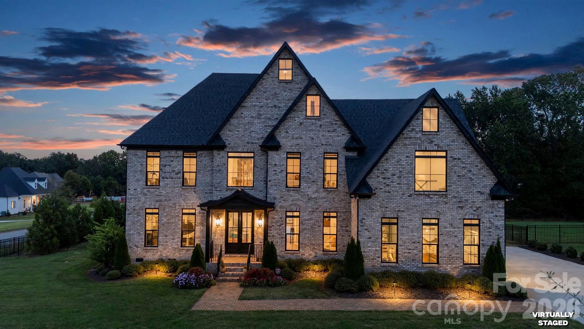 10110 Whispering Falls Avenue, Charlotte, photo 1 of 8