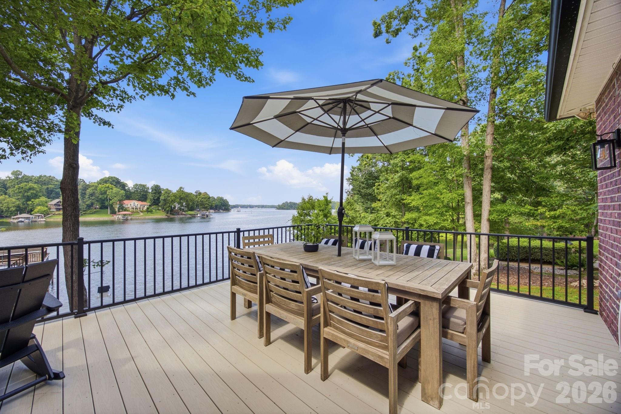 131 Long Cove Lane, Mooresville, photo 2 of 8