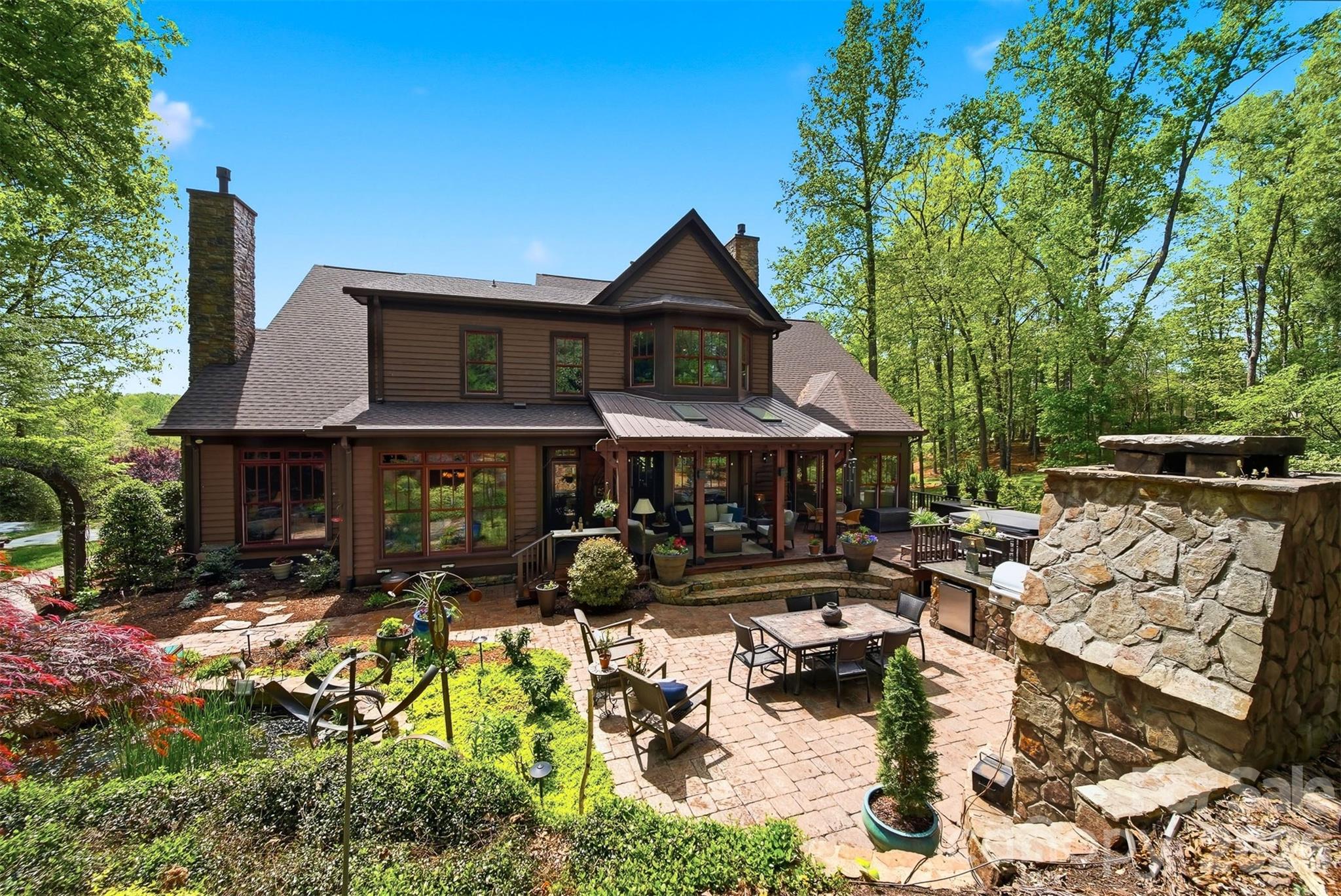 2748 Trent Drive Ne, Conover, photo 1 of 8