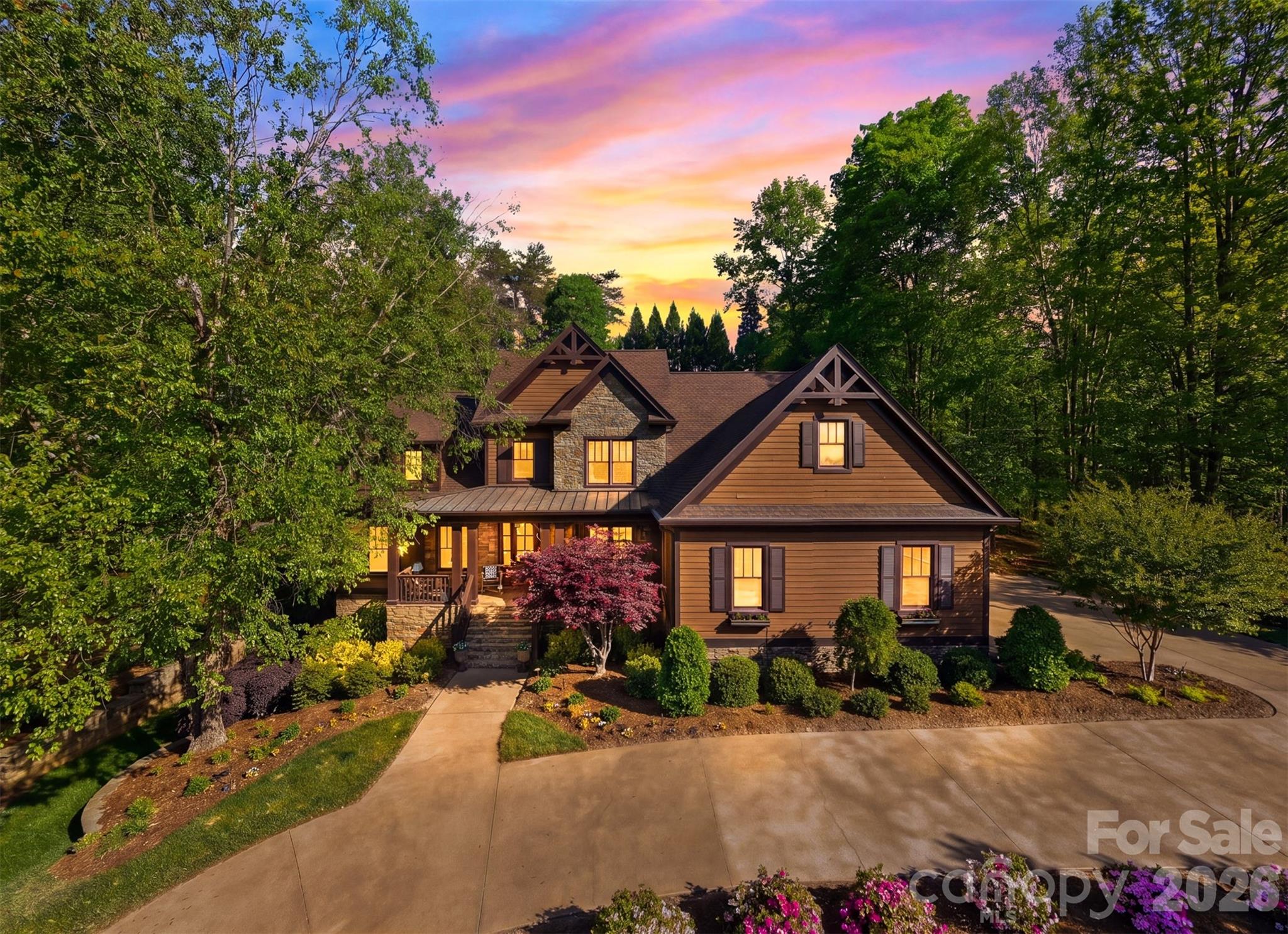 2748 Trent Drive Ne, Conover, photo 2 of 8