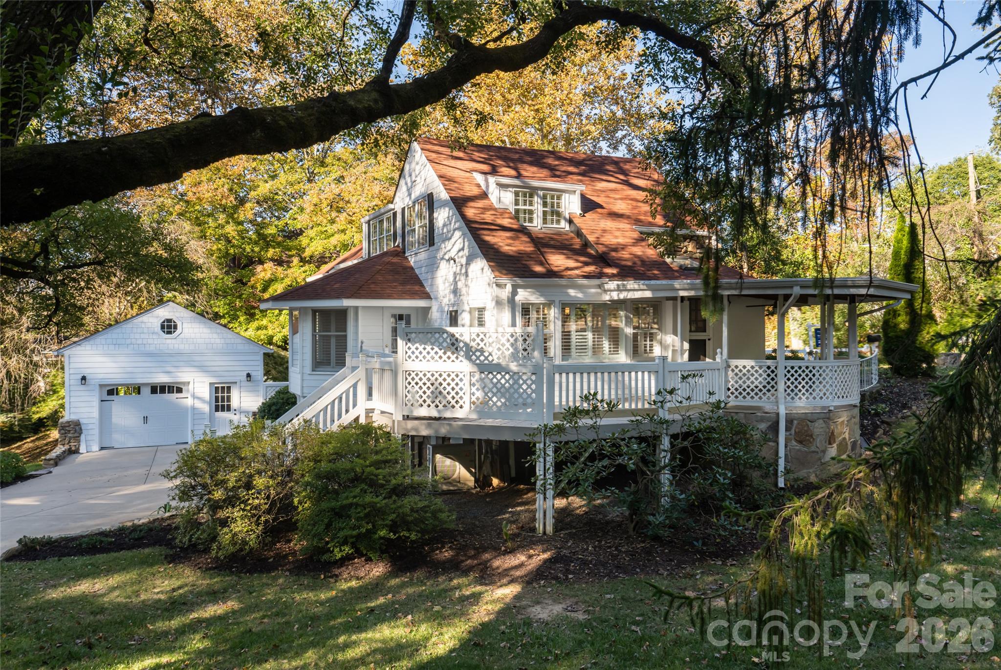 25 Blackwood Road, Asheville, photo 2 of 8