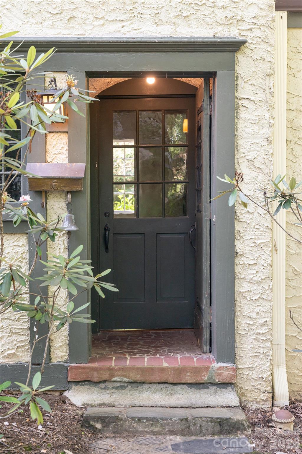 20 Buena Vista Road, Asheville, photo 7 of 8