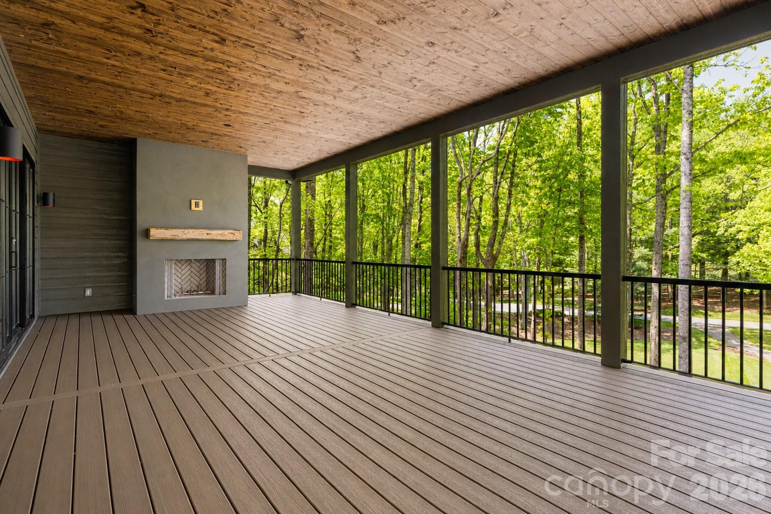99 Little Cherokee Ridge, Hendersonville, photo 3 of 8