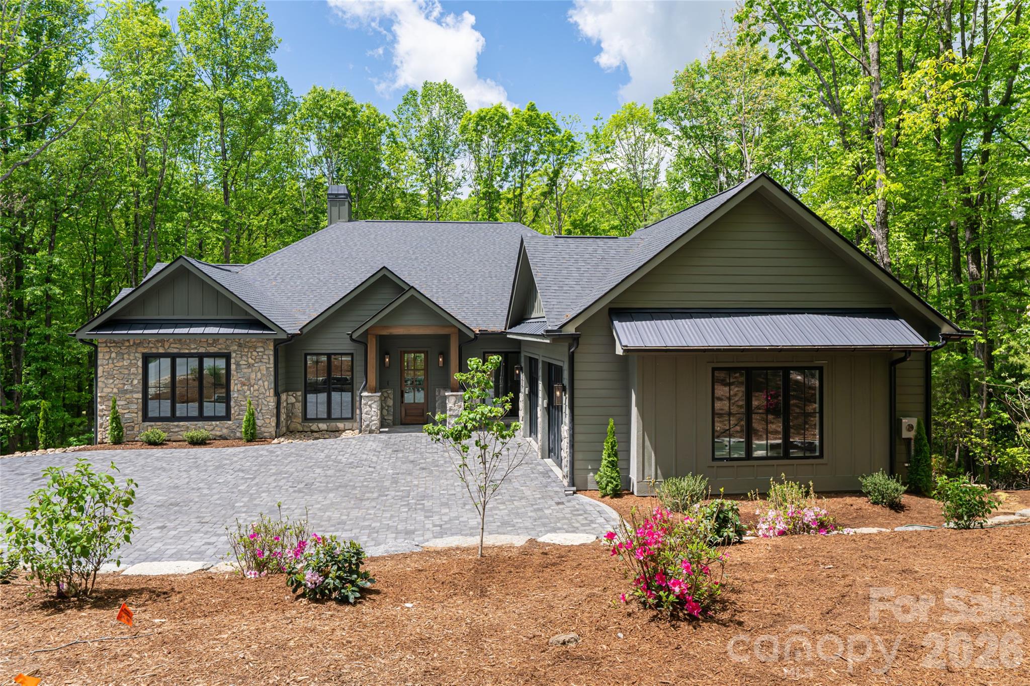 99 Little Cherokee Ridge, Hendersonville, photo 1 of 8