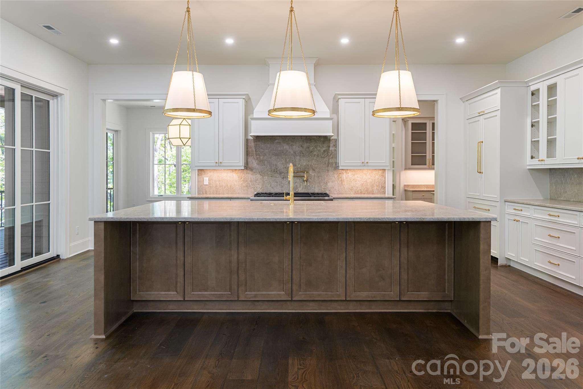 99 Little Cherokee Ridge, Hendersonville, photo 2 of 8