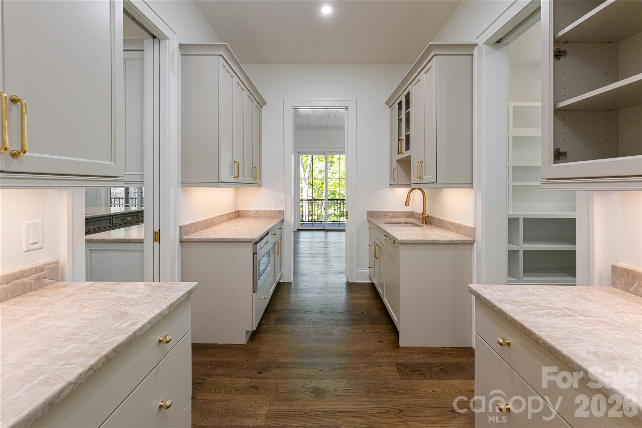 99 Little Cherokee Ridge, Hendersonville, photo 4 of 8